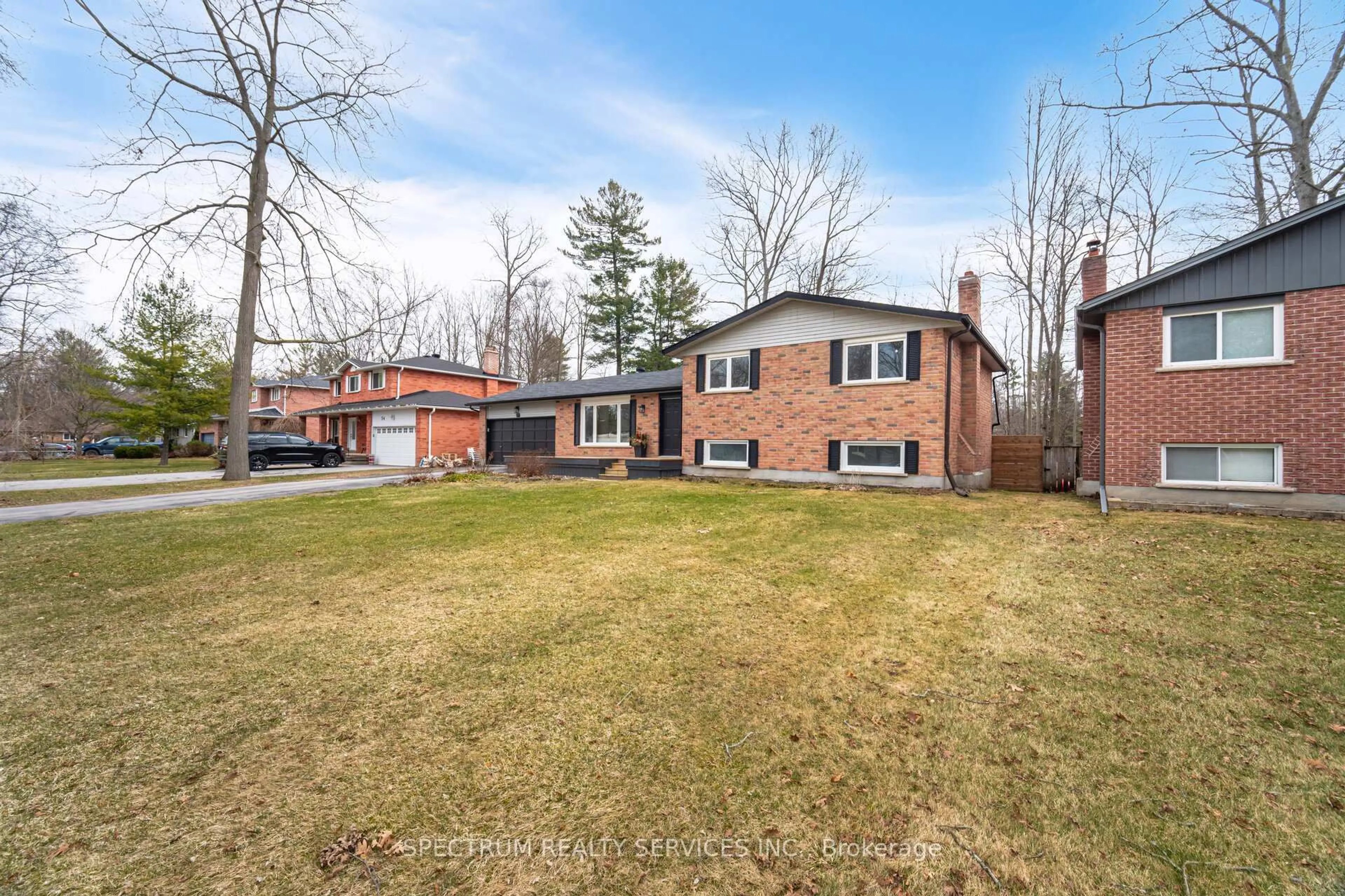 A pic from outside/outdoor area/front of a property/back of a property/a pic from drone, street for 52 French Cres, East Gwillimbury Ontario L9N 1J9