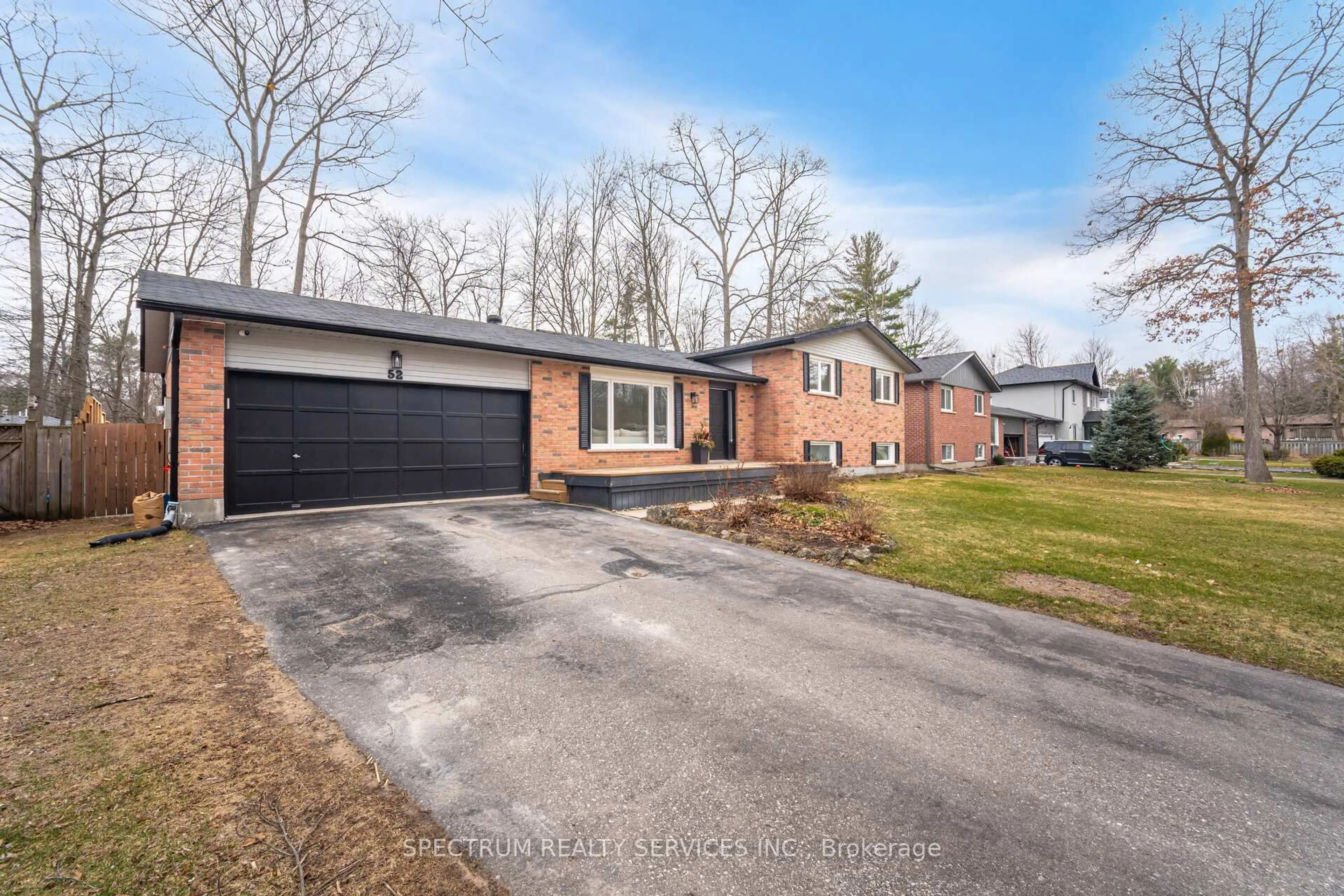 Home with brick exterior material, street for 52 French Cres, East Gwillimbury Ontario L9N 1J9