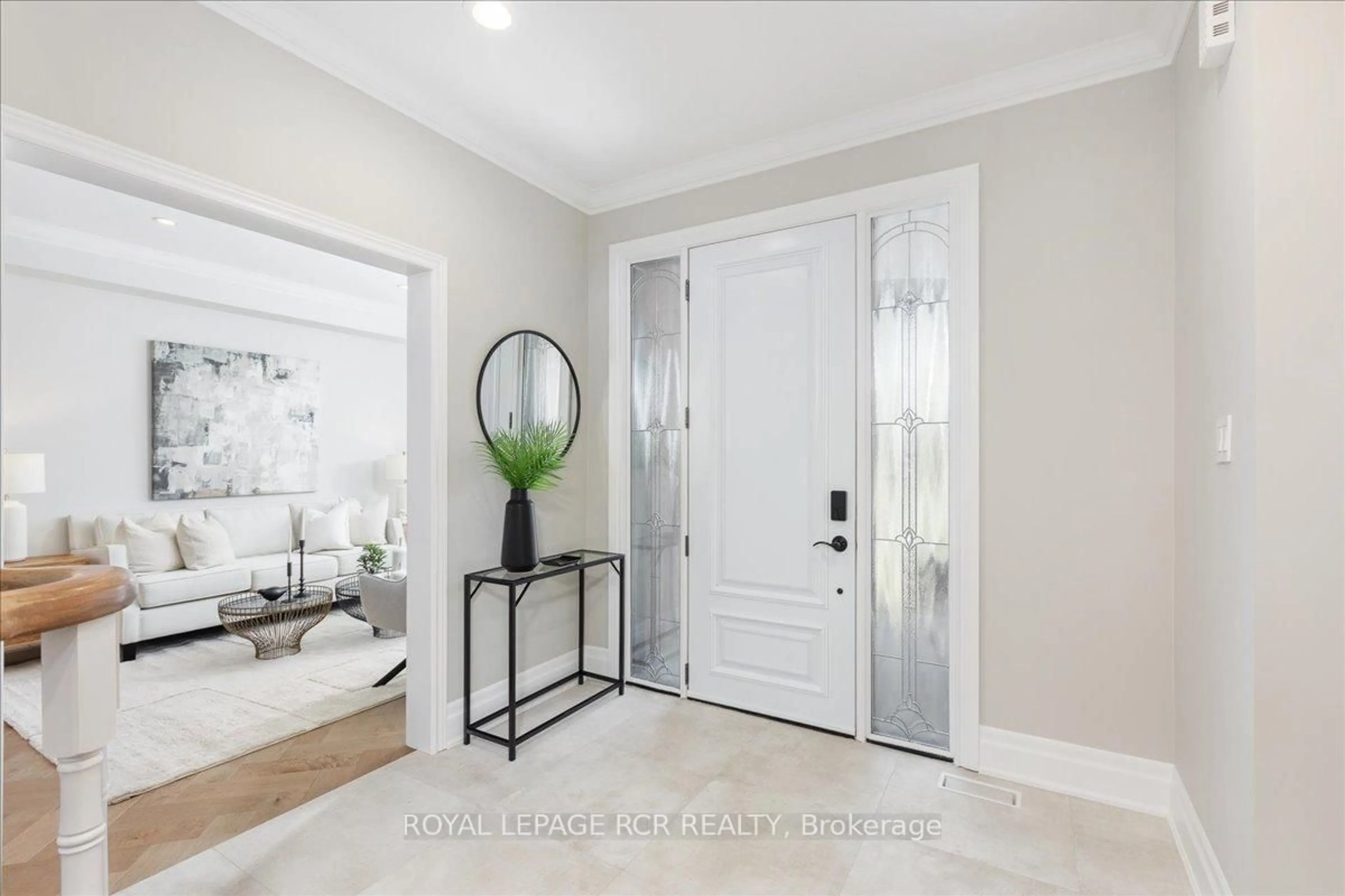 Indoor entryway for 54 Benville Cres, Aurora Ontario L4G 7K2