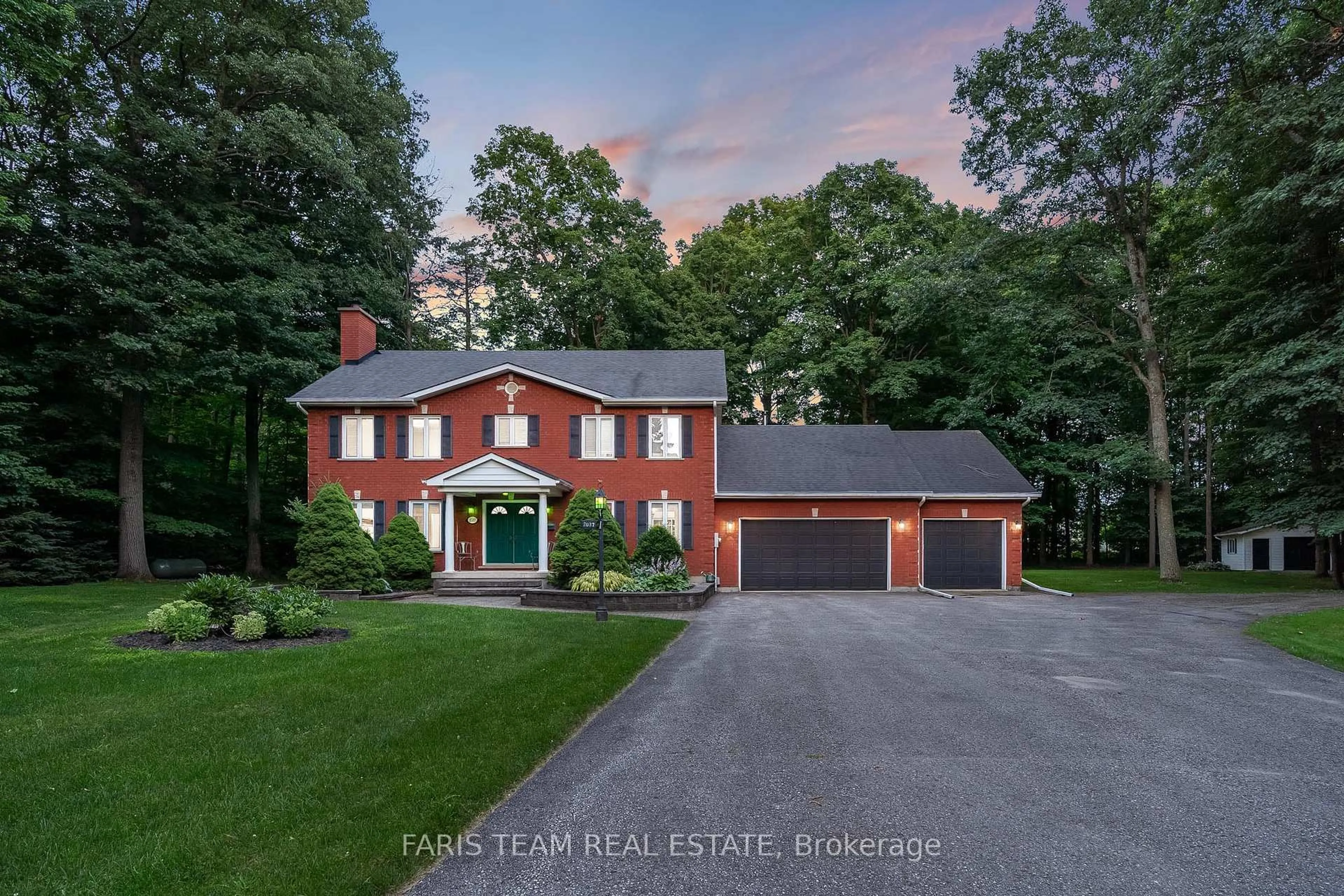 Home with brick exterior material, street for 2087 Wilkinson St, Innisfil Ontario L9S 1X3