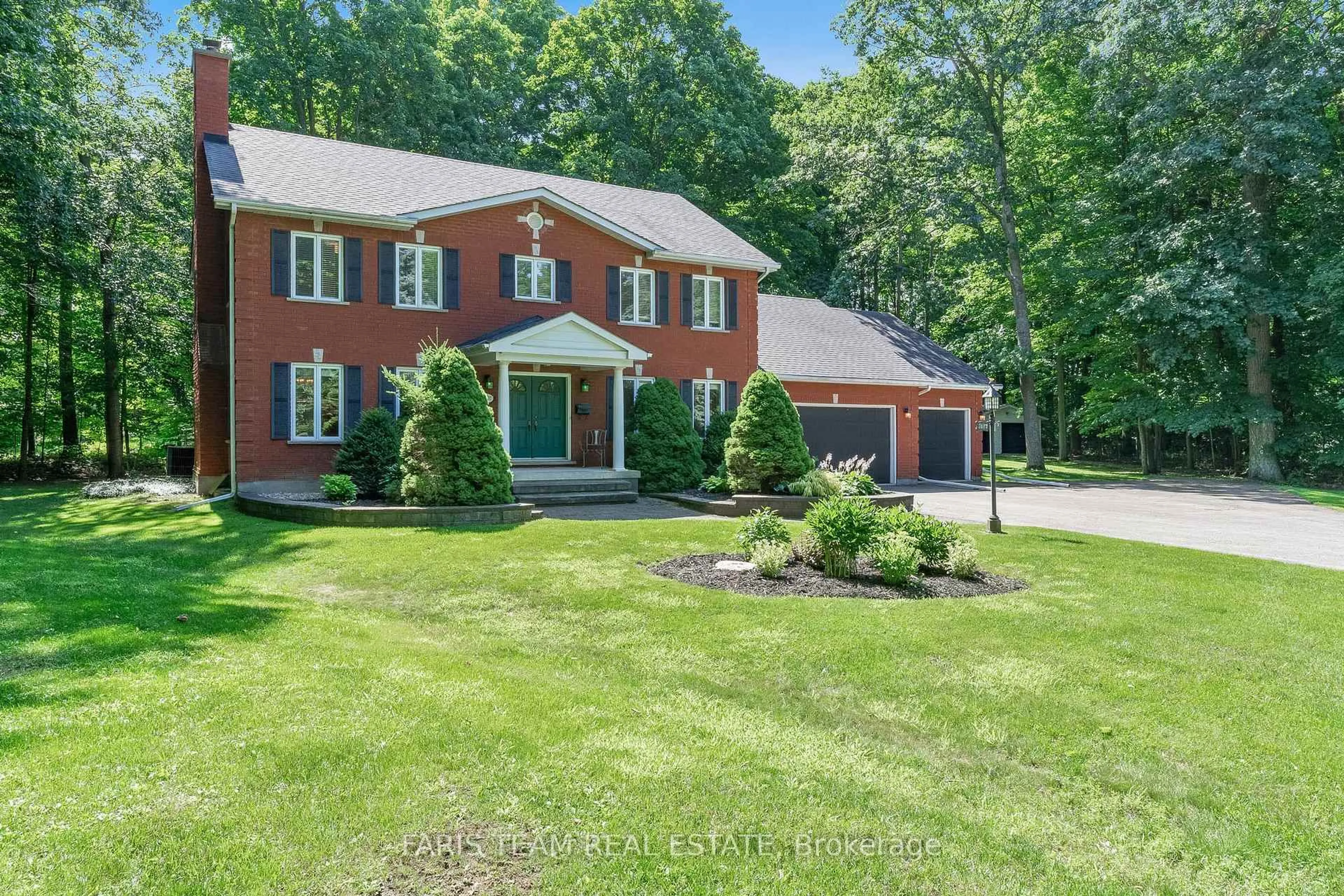 Home with brick exterior material, street for 2087 Wilkinson St, Innisfil Ontario L9S 1X3