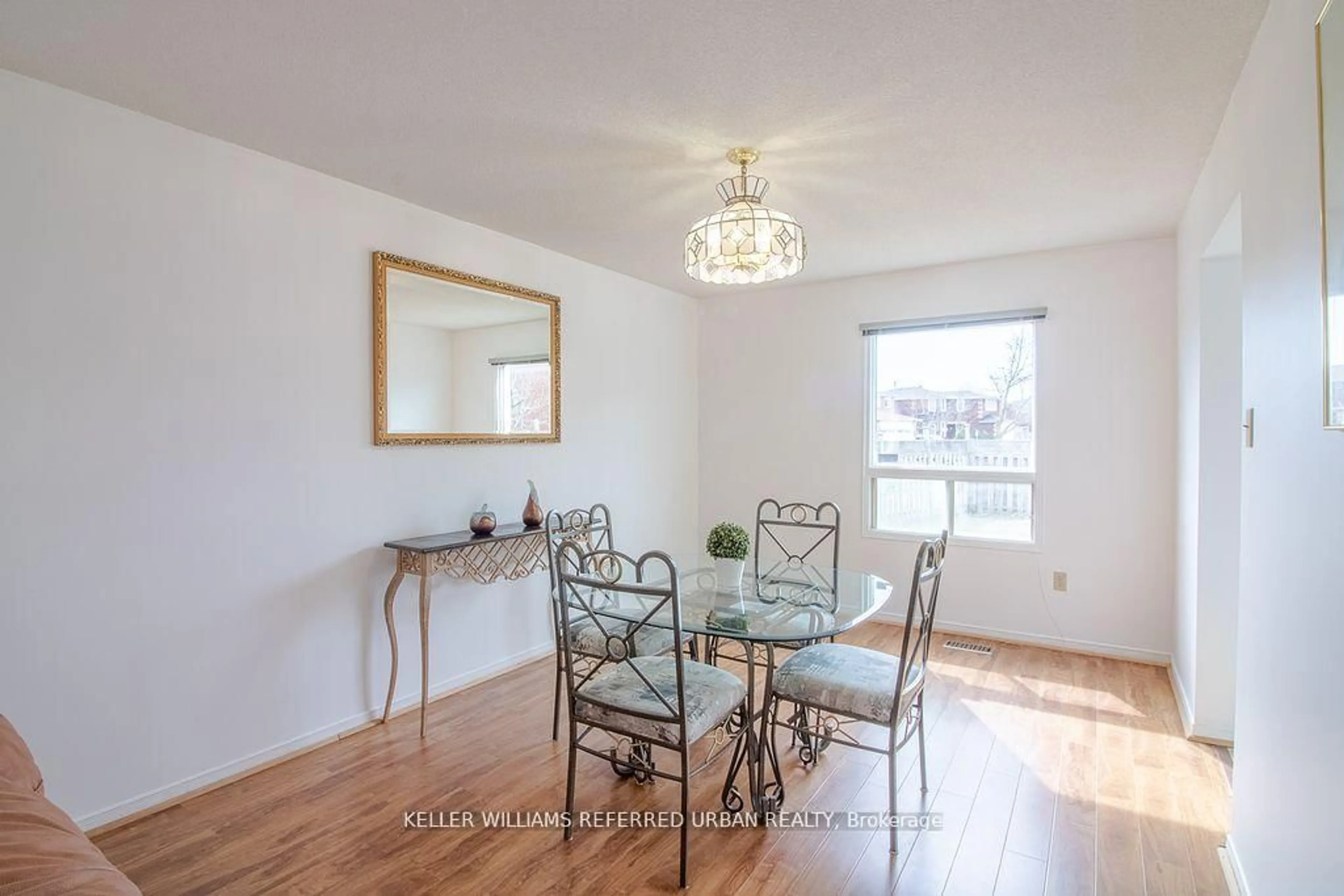 Dining room, wood/laminate floor for 2 Price St, Richmond Hill Ontario L4S 1E1