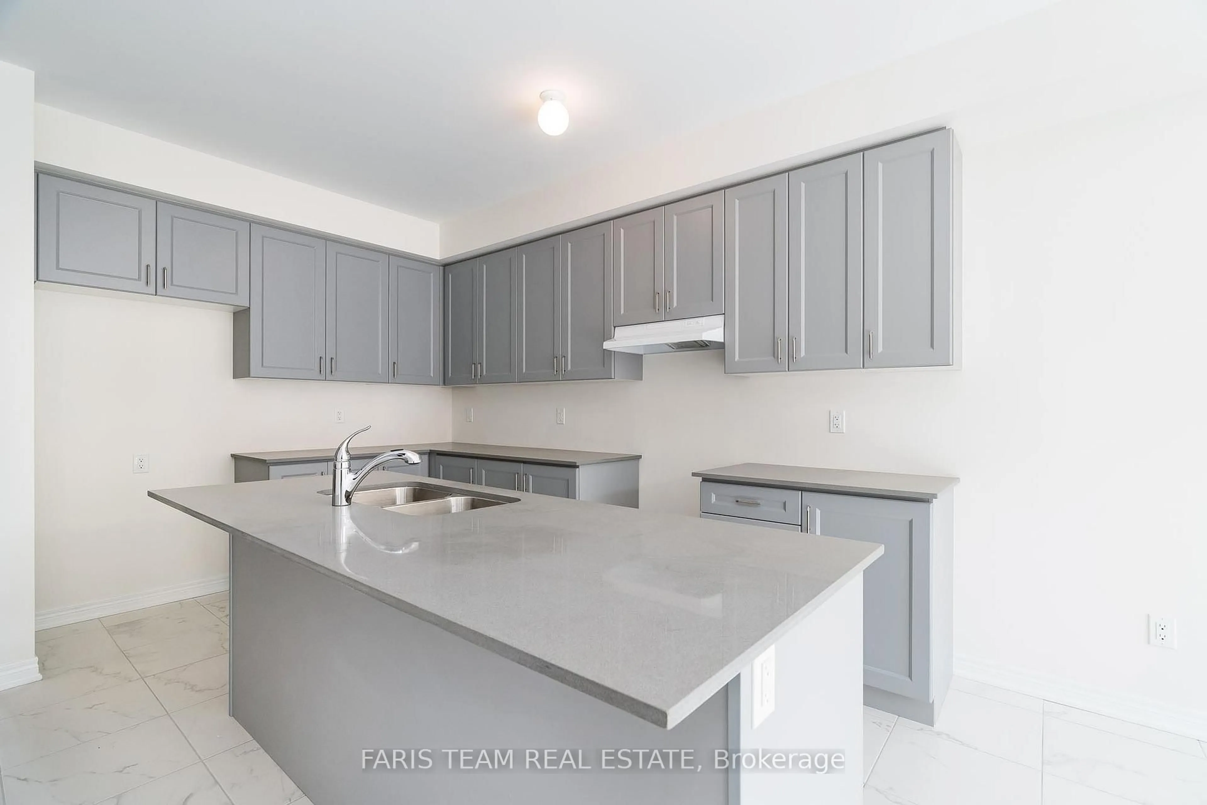 Standard kitchen, unknown for 1321 Davis Loop N/A, Innisfil Ontario L0L 1W0