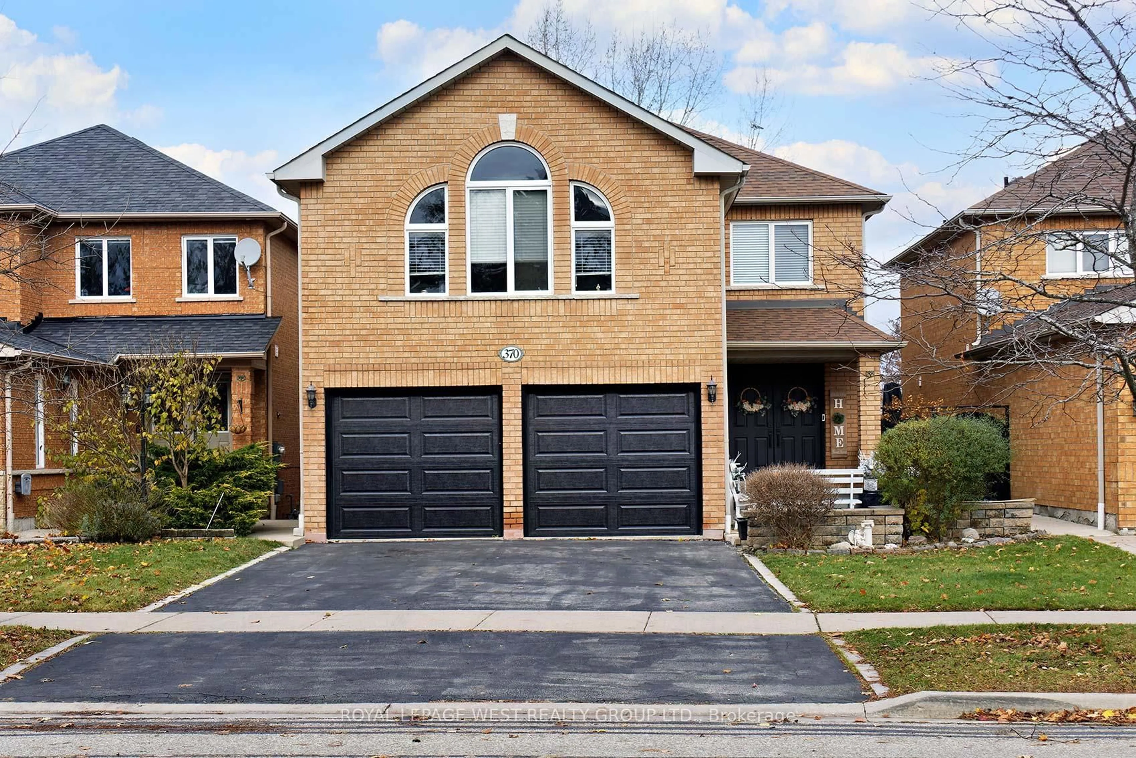 Home with brick exterior material, street for 370 Royalpark Way, Vaughan Ontario L4H 1K1