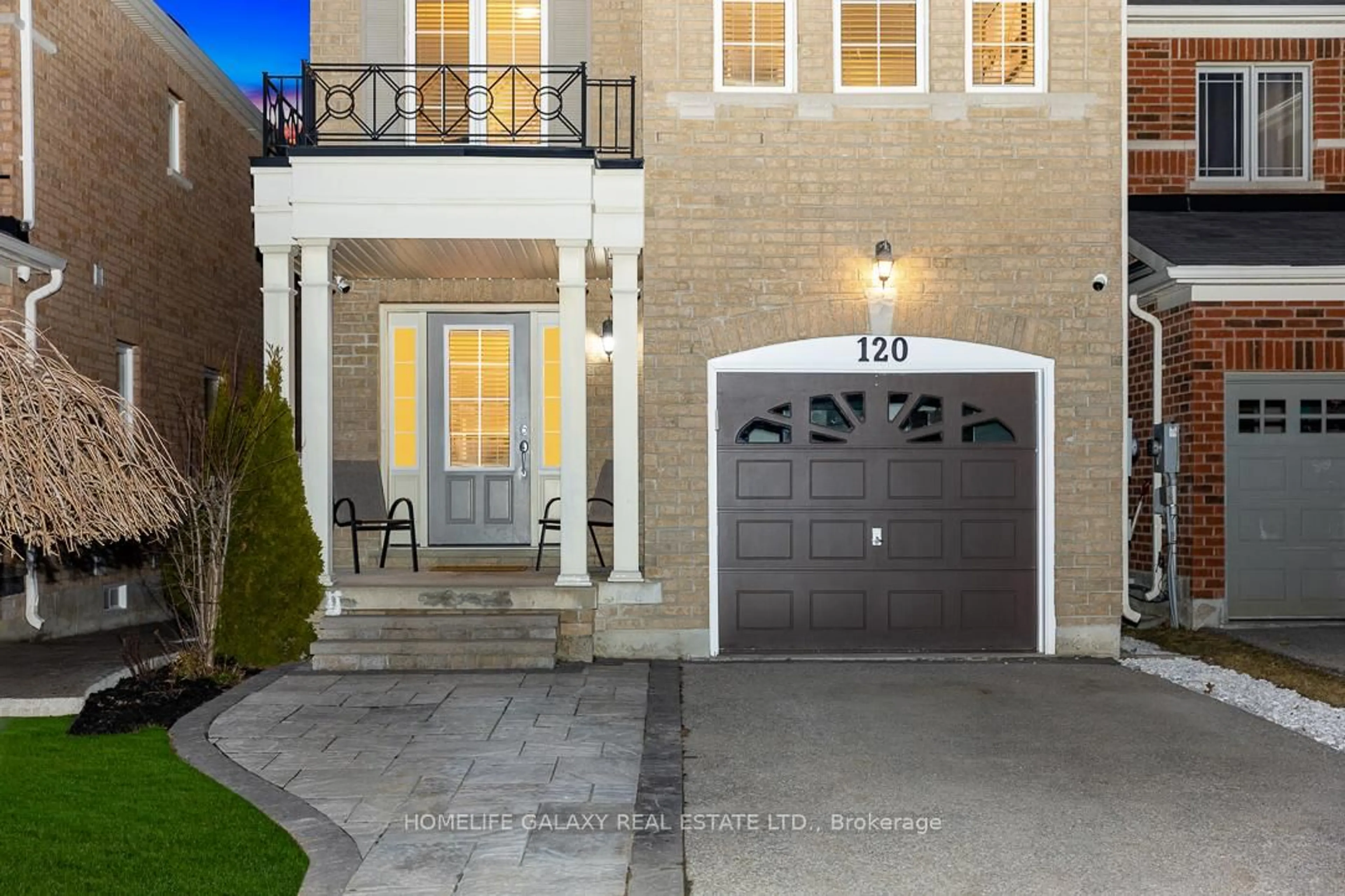 Indoor entryway for 120 Rutherford Rd, Bradford West Gwillimbury Ontario L3Z 0P6