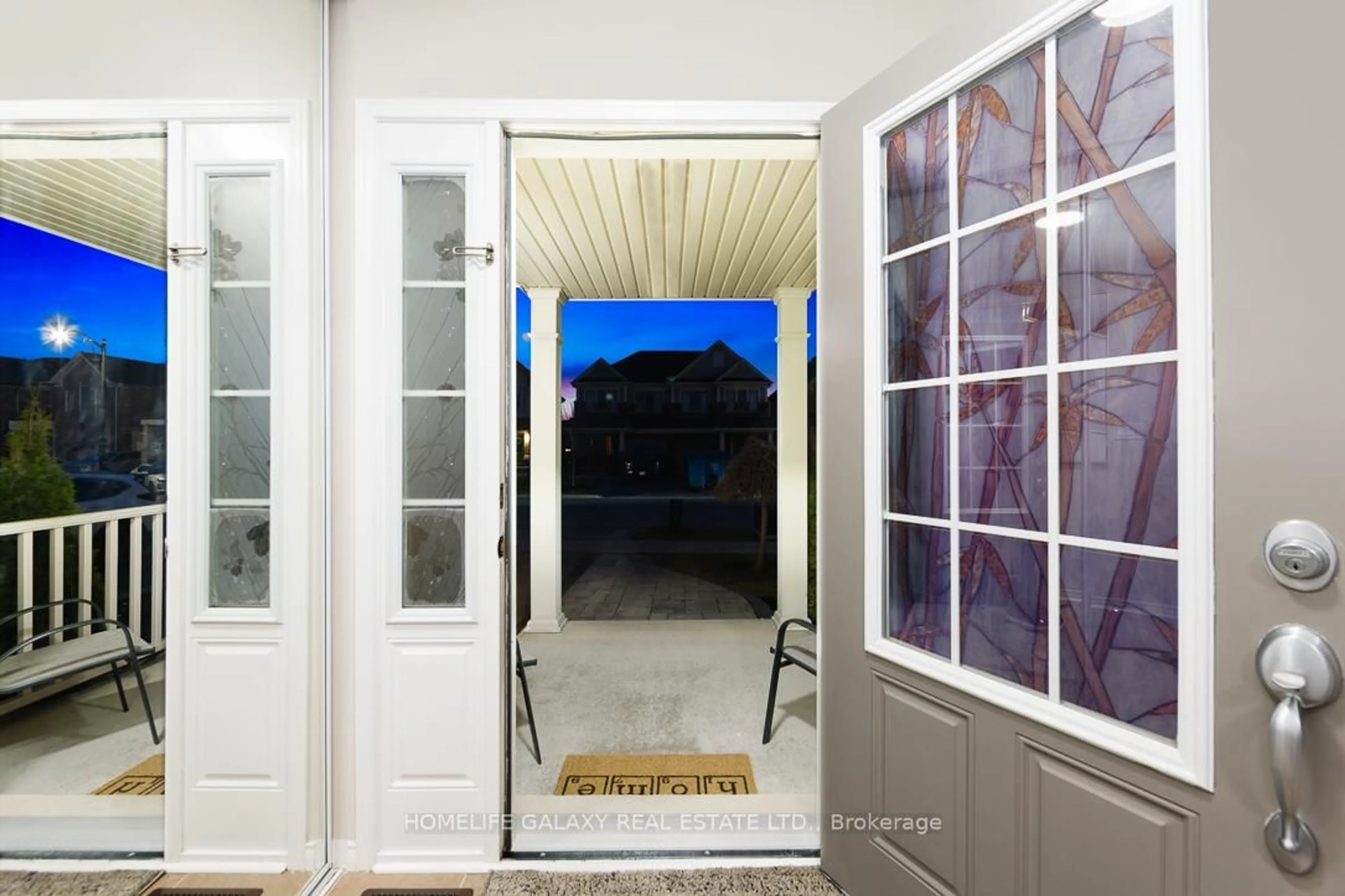 Indoor entryway for 120 Rutherford Rd, Bradford West Gwillimbury Ontario L3Z 0P6