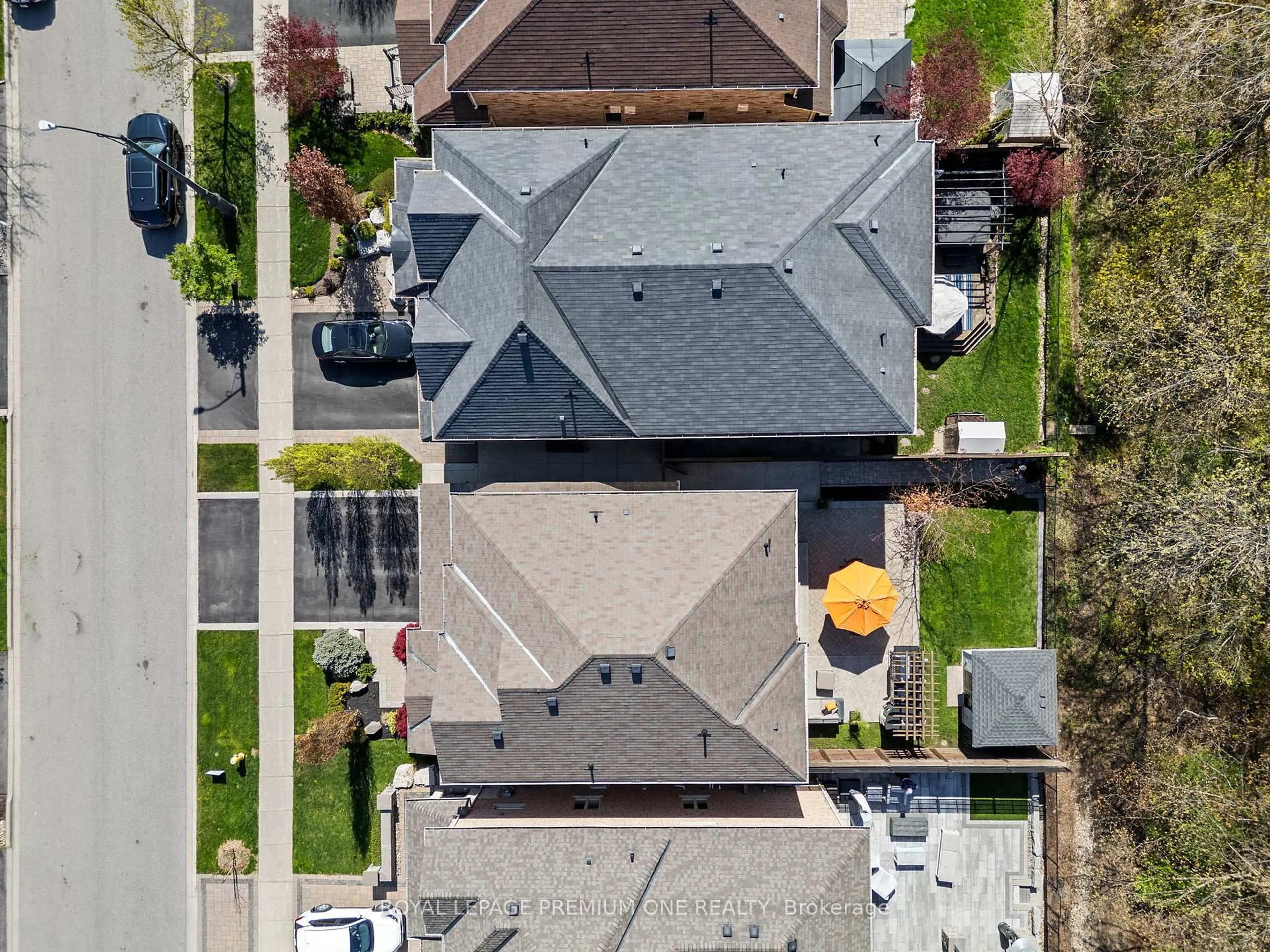 A pic from outside/outdoor area/front of a property/back of a property/a pic from drone, street for 129 Via Teodoro N/A, Vaughan Ontario L4H 0X7