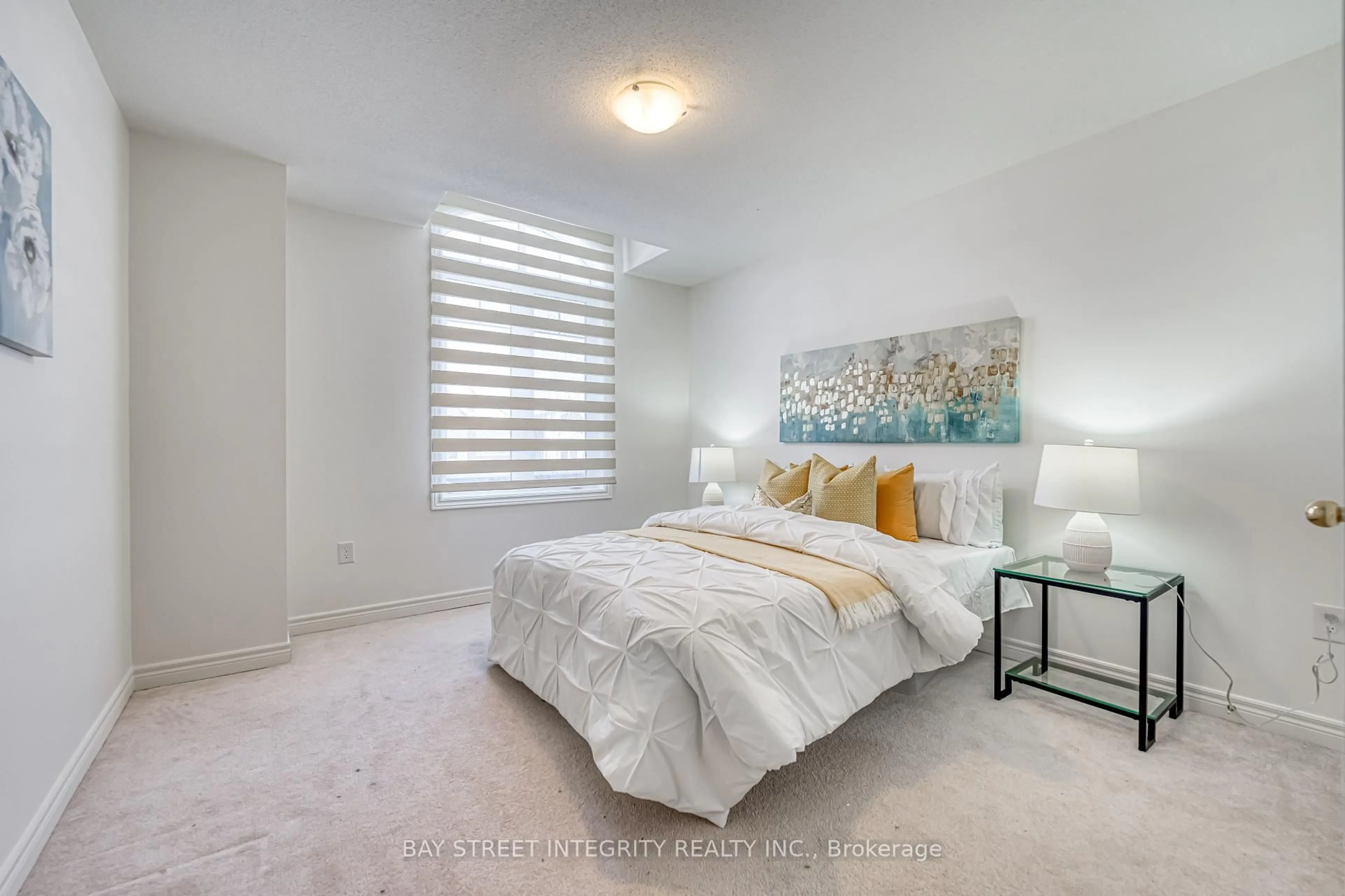 Bedroom with bed, unknown for 251 Sharon Creek Dr, East Gwillimbury Ontario L9N 0P5