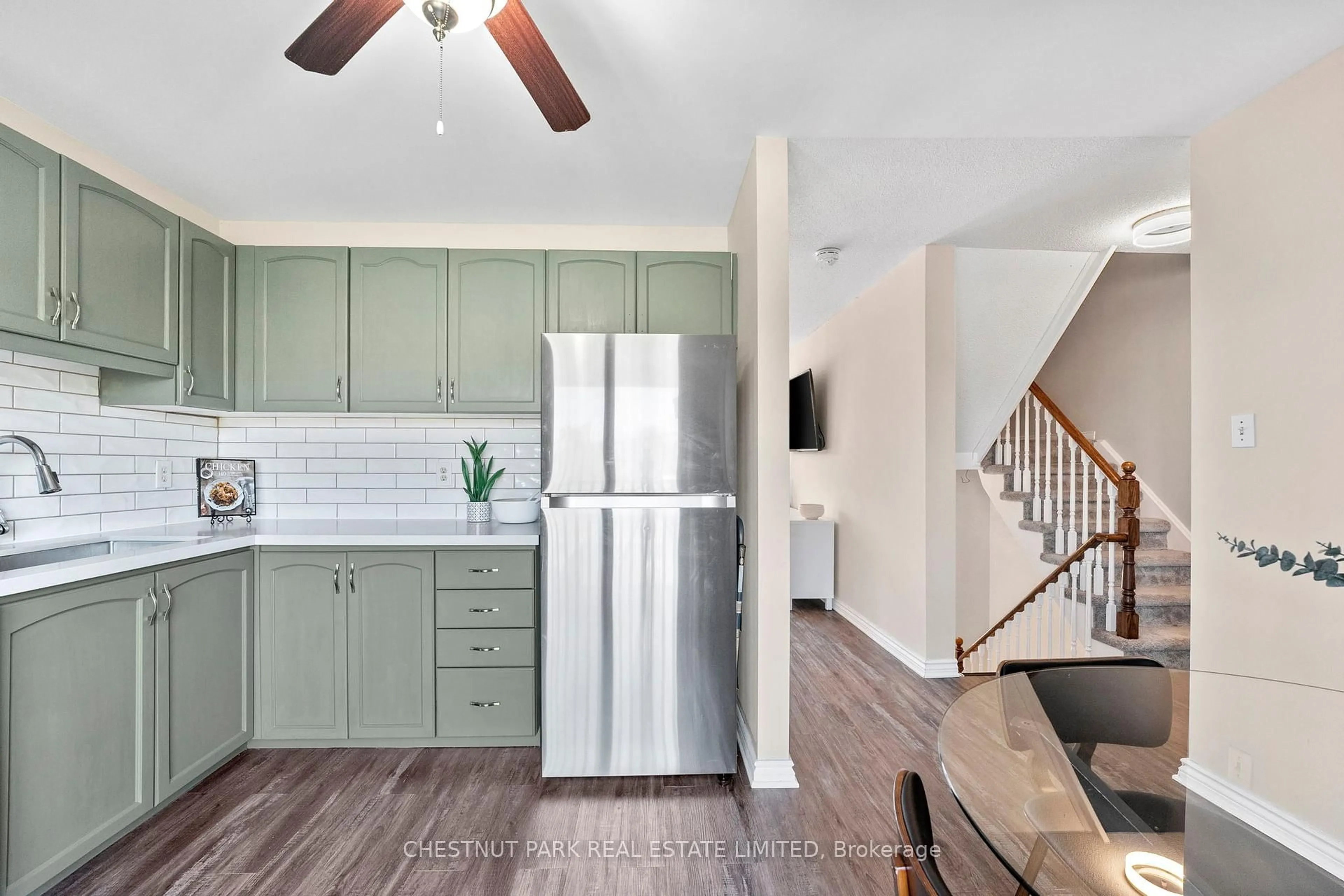 Open concept kitchen, unknown for 67 Hattie Crt, Georgina Ontario L4P 3Z8