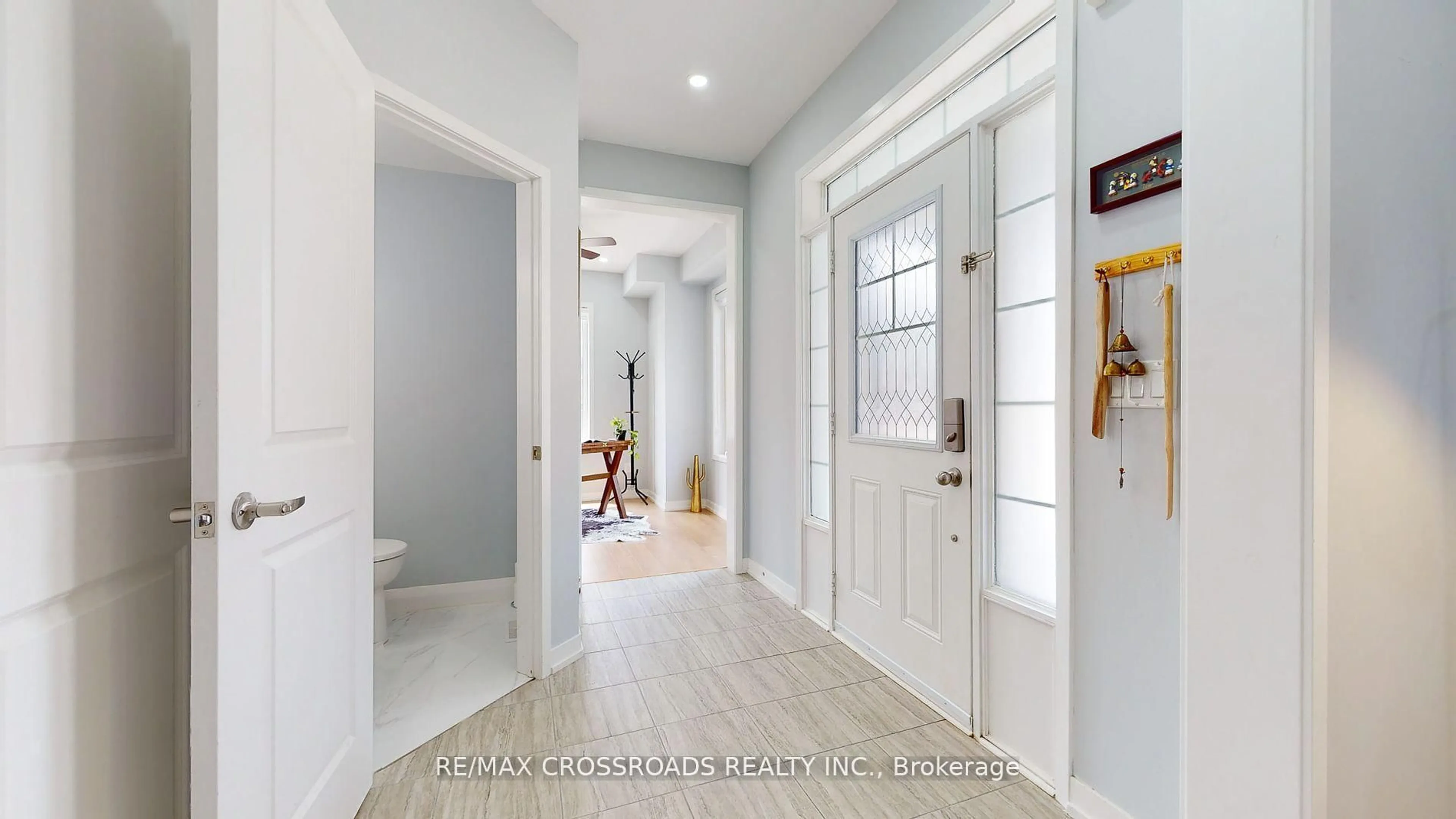 Indoor entryway for 305 Clay stones St, Newmarket Ontario L3X 0M1