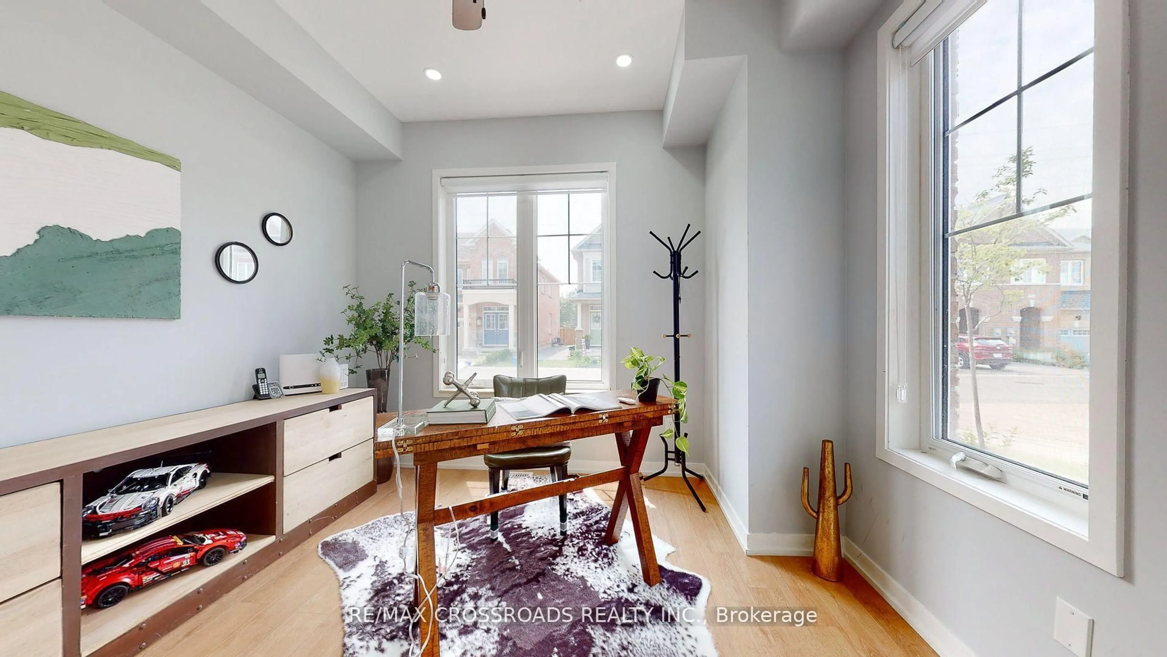 Unknown for 305 Clay stones St, Newmarket Ontario L3X 0M1