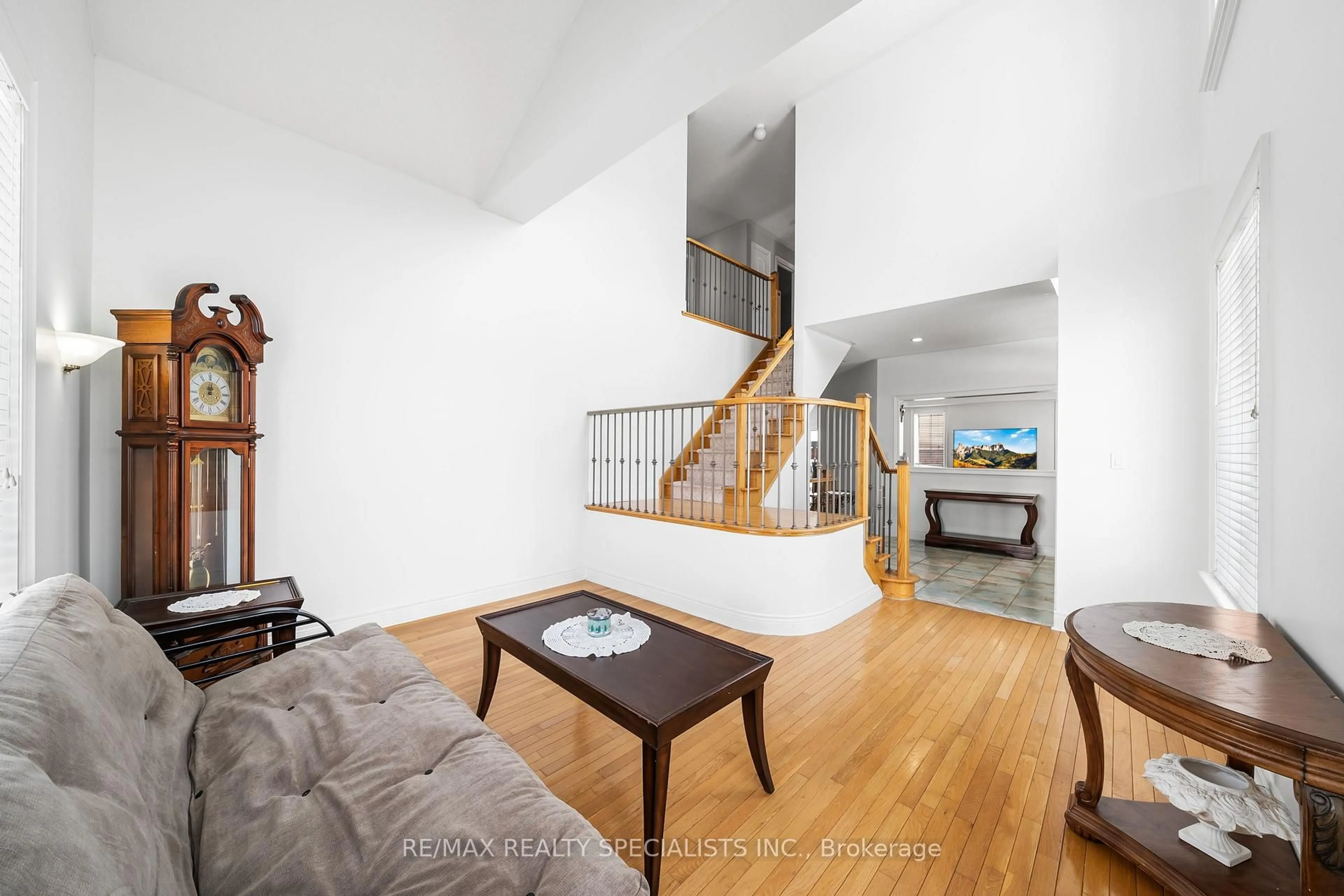 Unknown for 73 Hollywood Hill Circ, Vaughan Ontario L4H 2P4