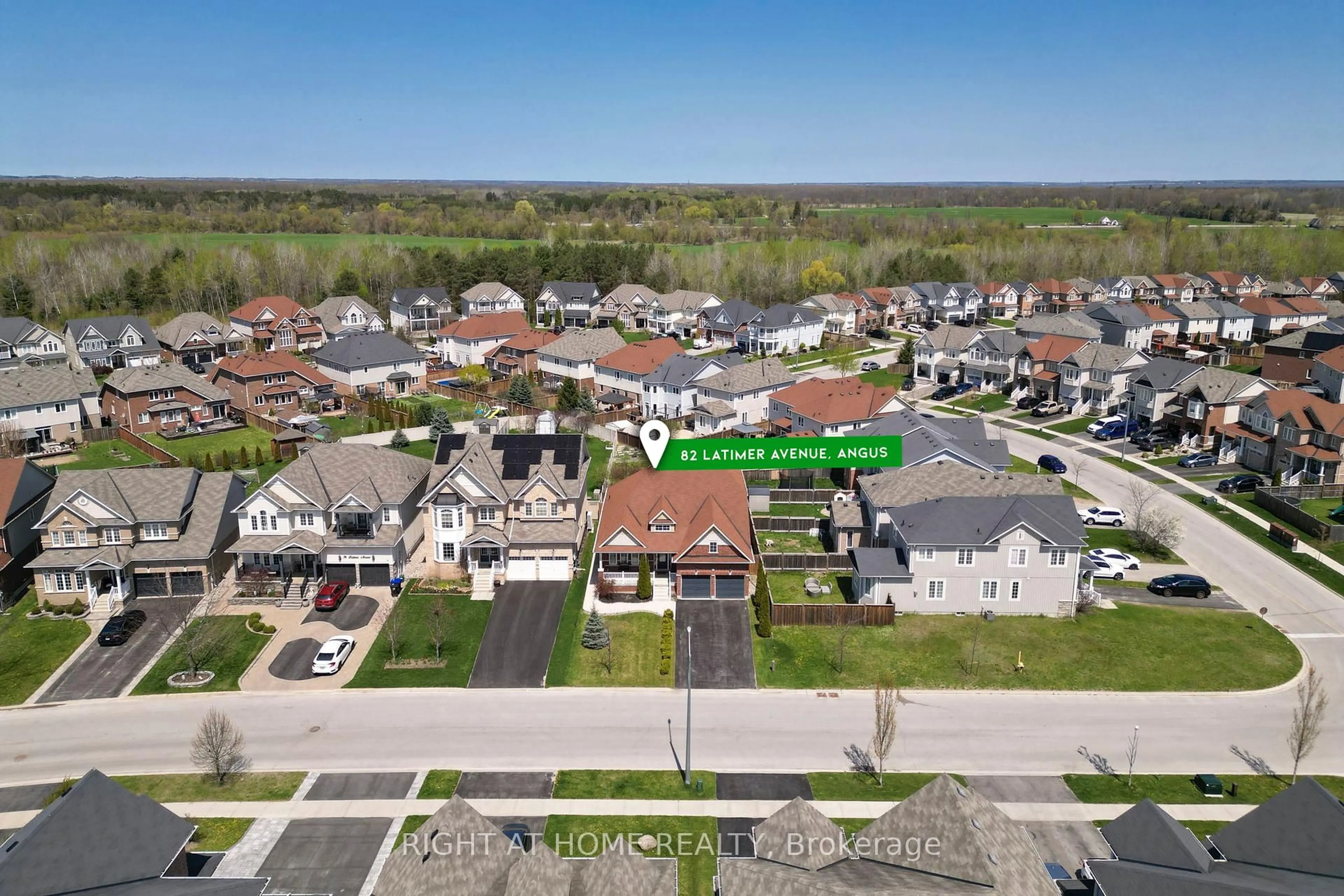 A pic from outside/outdoor area/front of a property/back of a property/a pic from drone, street for 82 Latimer Ave, Essa Ontario L3W 0N1