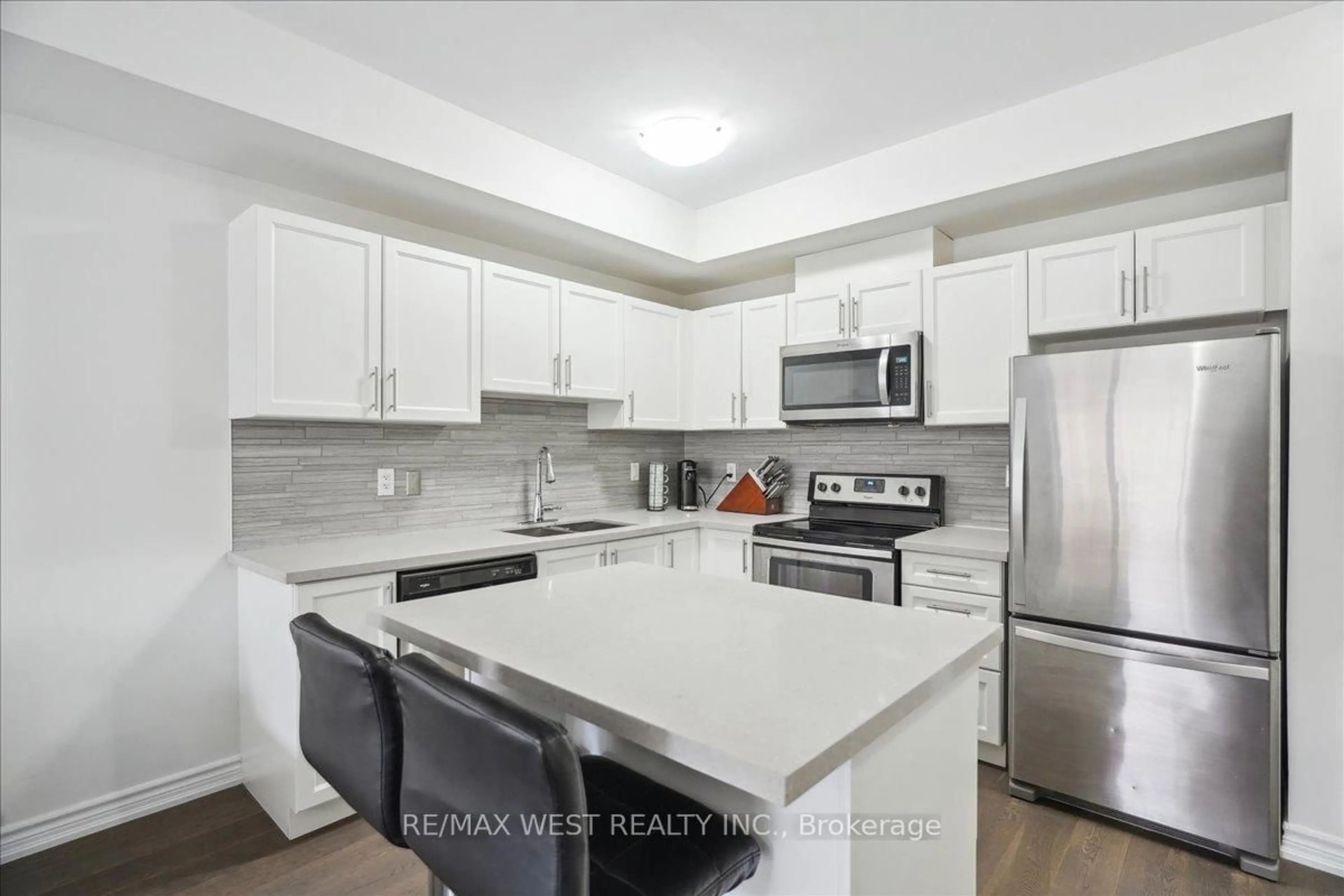 Open concept kitchen, unknown for 196 Pine Grove Rd #25, Vaughan Ontario L4L 0H8