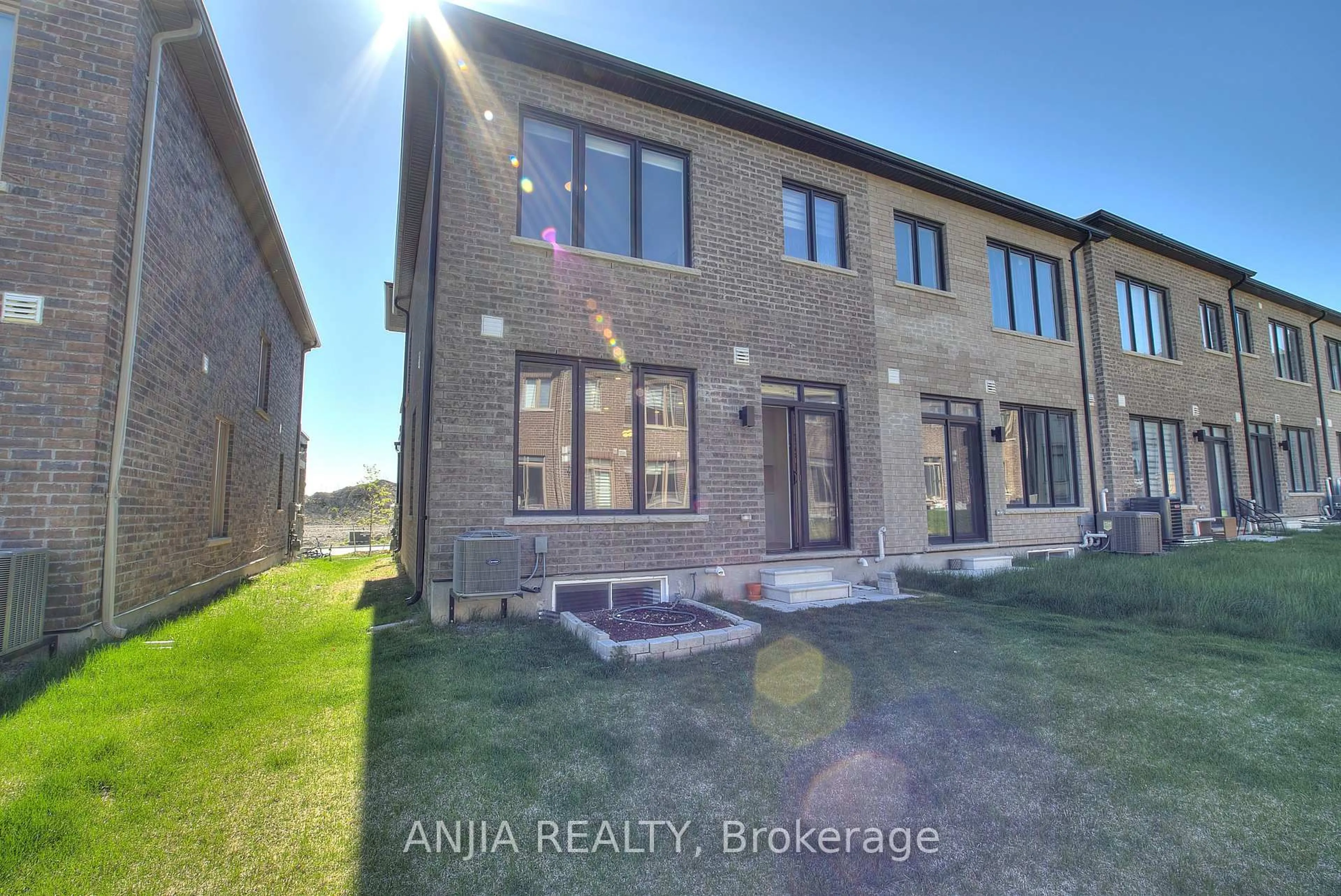 A pic from outside/outdoor area/front of a property/back of a property/a pic from drone, unknown for 69 Freeman Williams St, Markham Ontario L6C 3K4