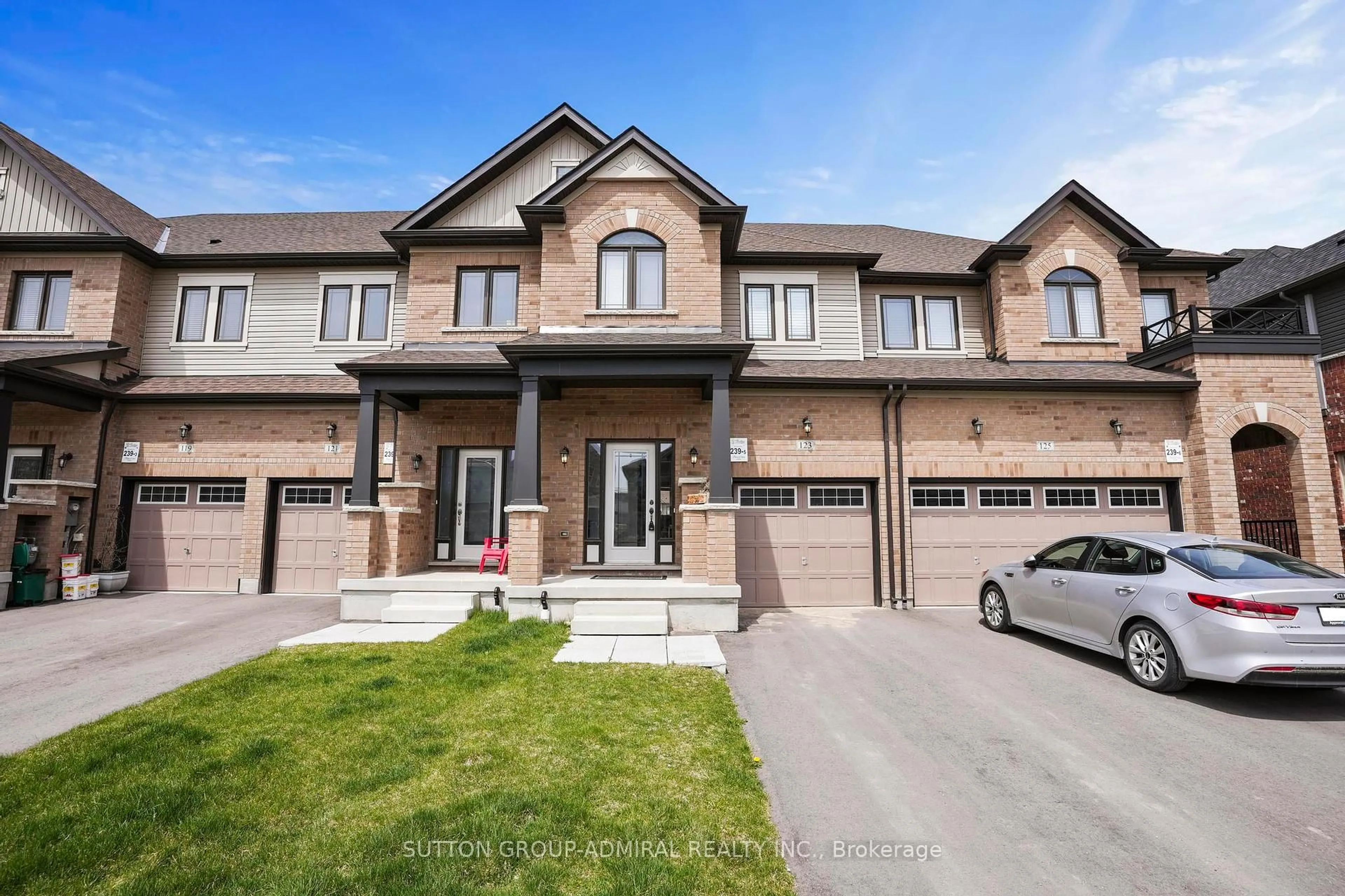 Home with brick exterior material, street for 123 Arnold Cres, New Tecumseth Ontario L9R 0T5