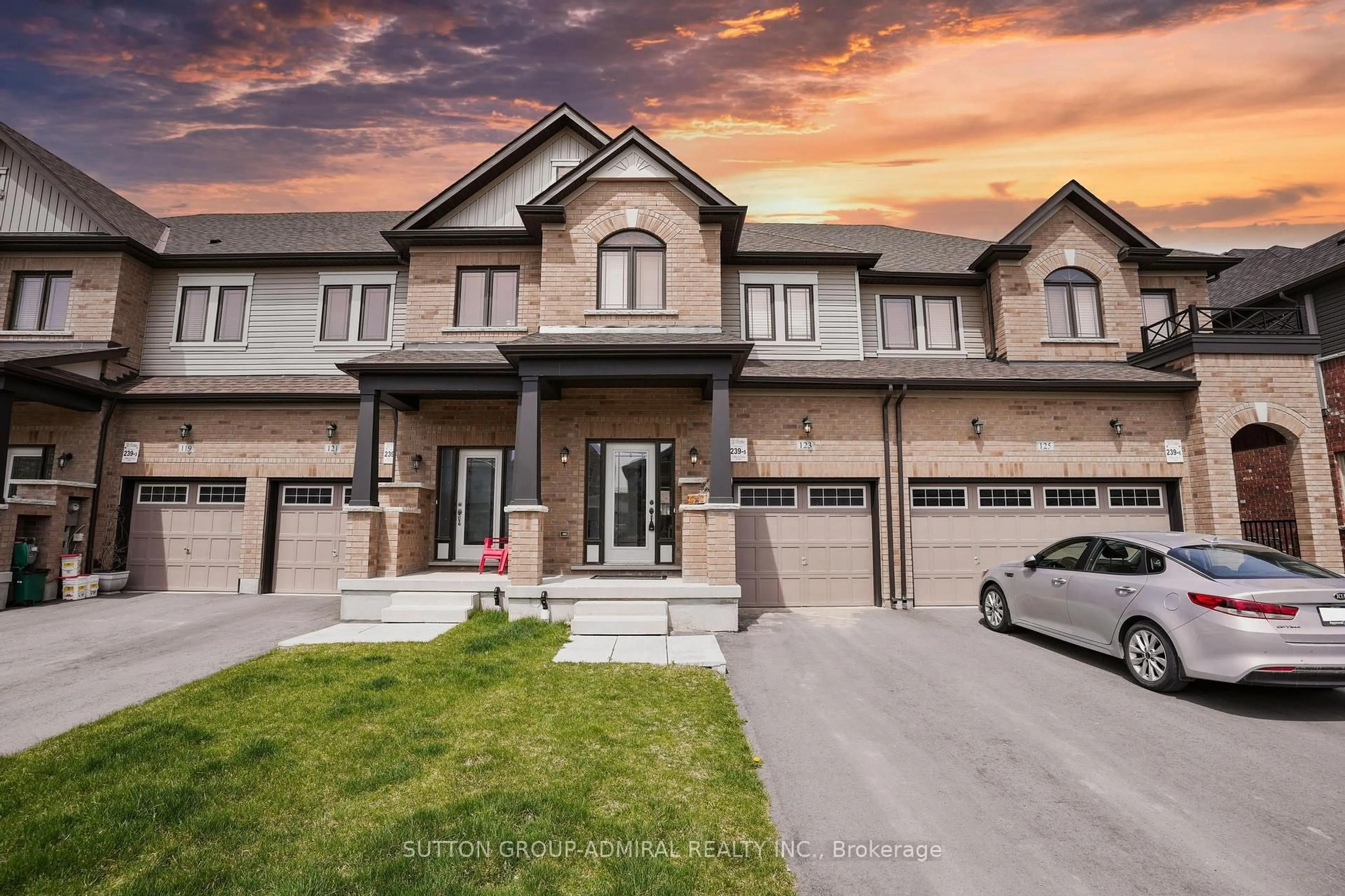Home with brick exterior material, street for 123 Arnold Cres, New Tecumseth Ontario L9R 0T5