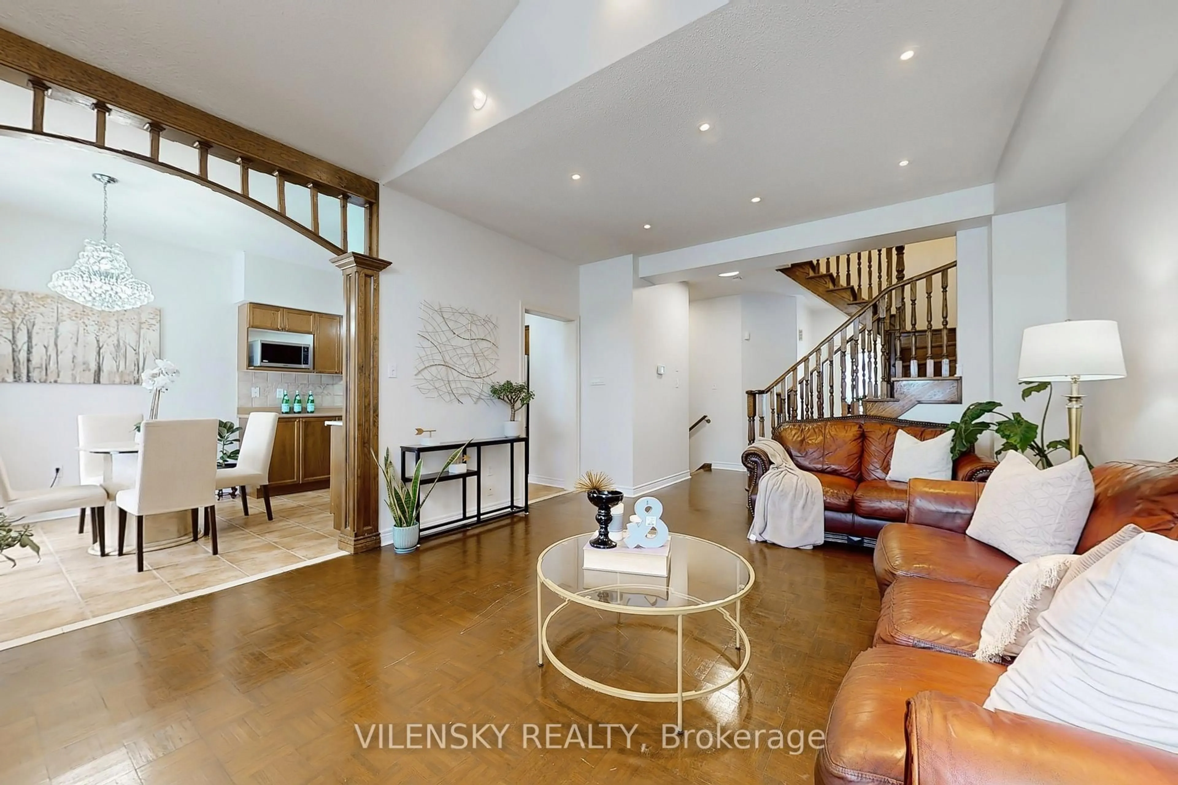 Indoor entryway for 40 Tuscana Blvd, Vaughan Ontario L4K 5J2