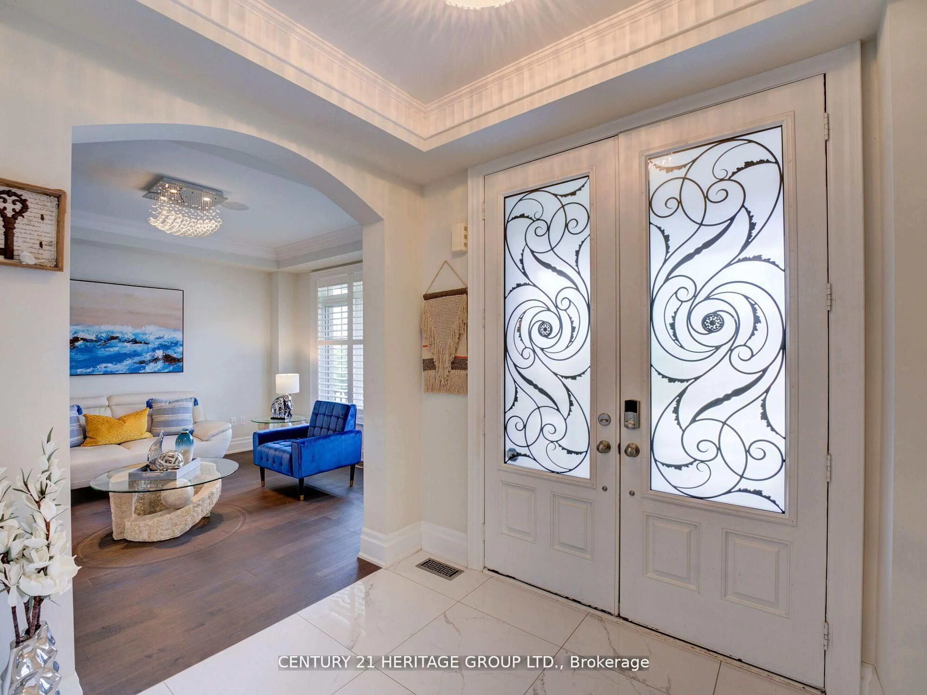 Indoor entryway for 629 McGregor Farm Tr, Newmarket Ontario L3X 0H3