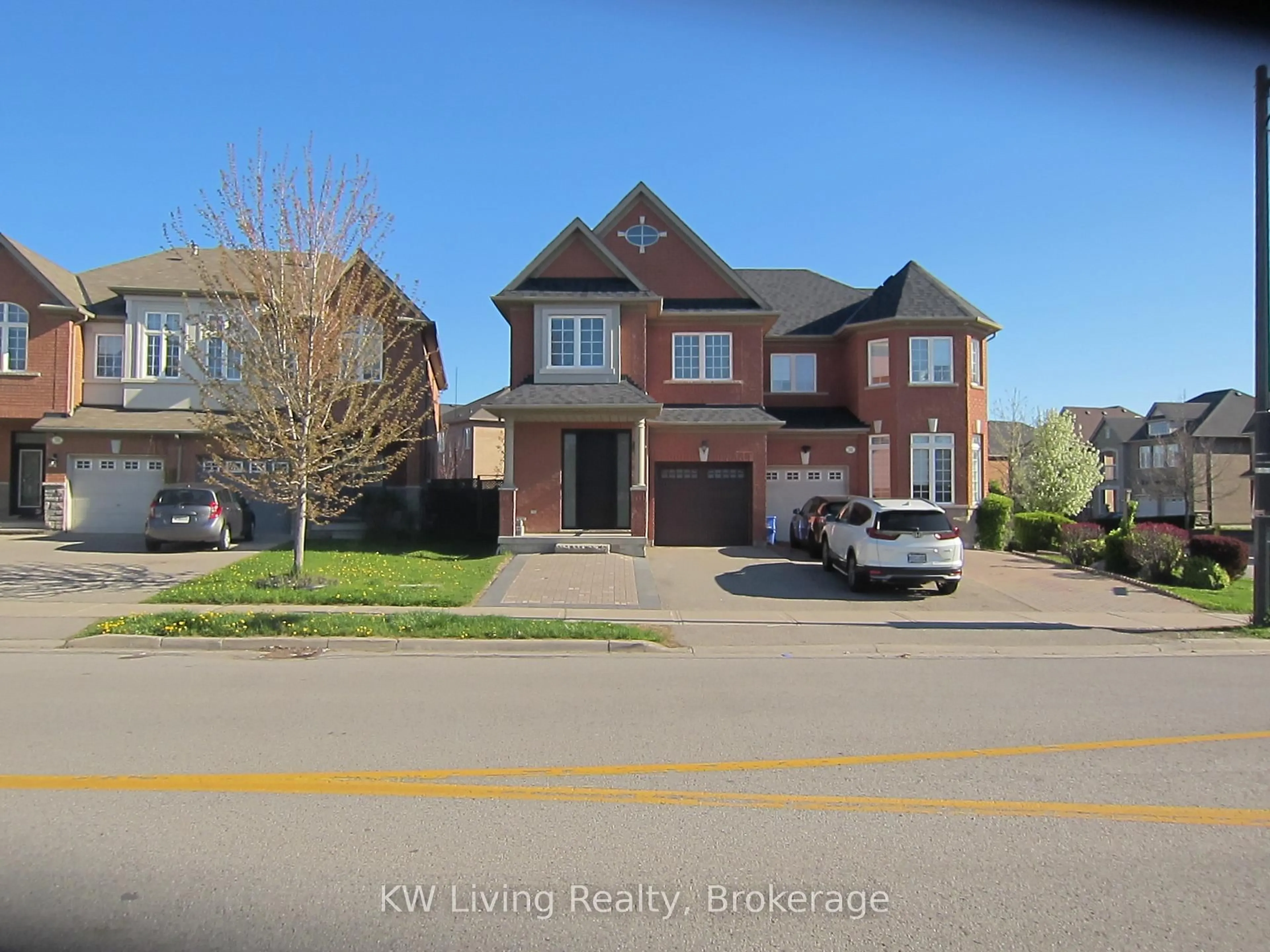 Home with brick exterior material, street for 72 Autumn Hill Blvd, Vaughan Ontario L4J 8Z1