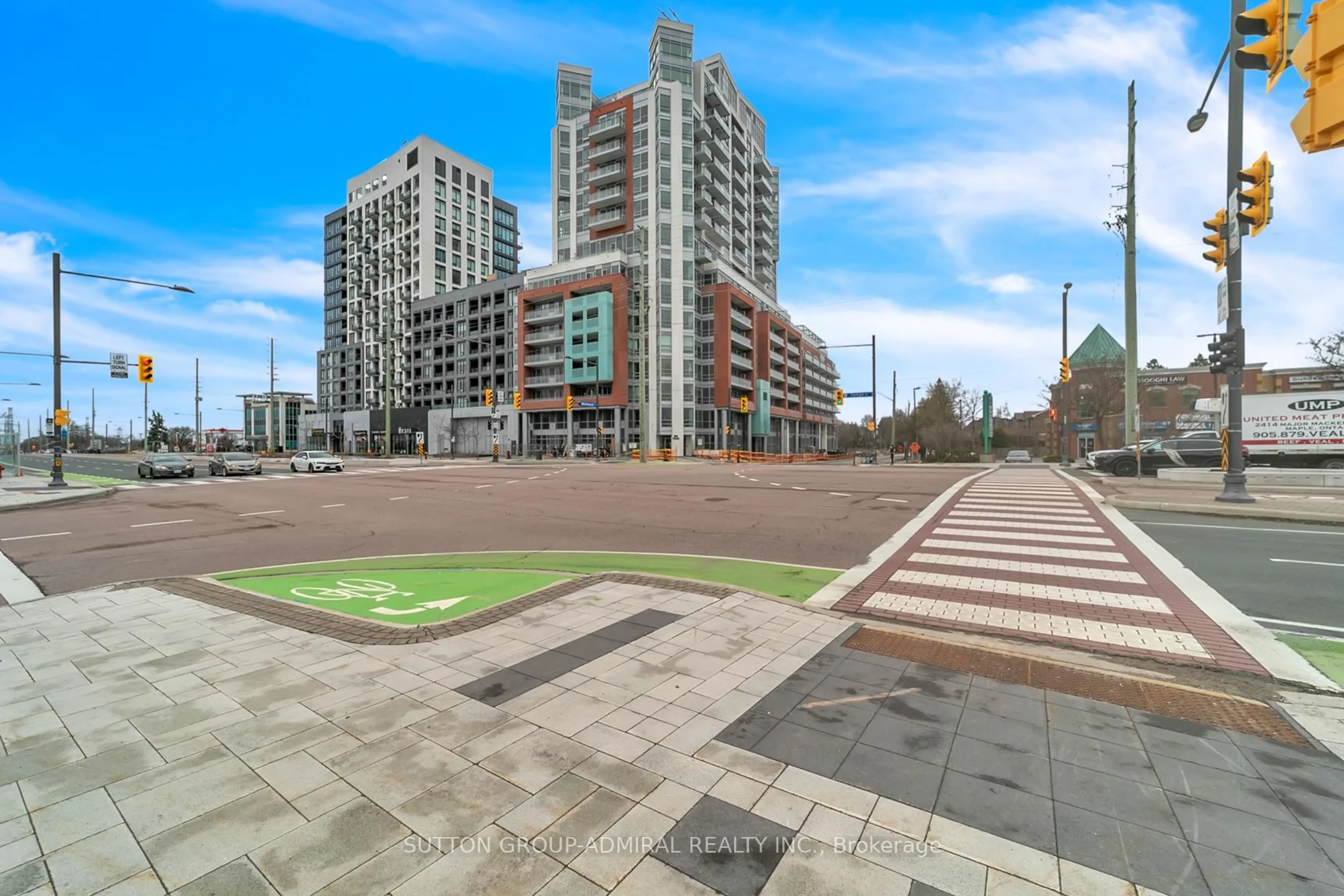 Patio, street for 8888 Yonge St #322, Richmond Hill Ontario L4C 6Z1
