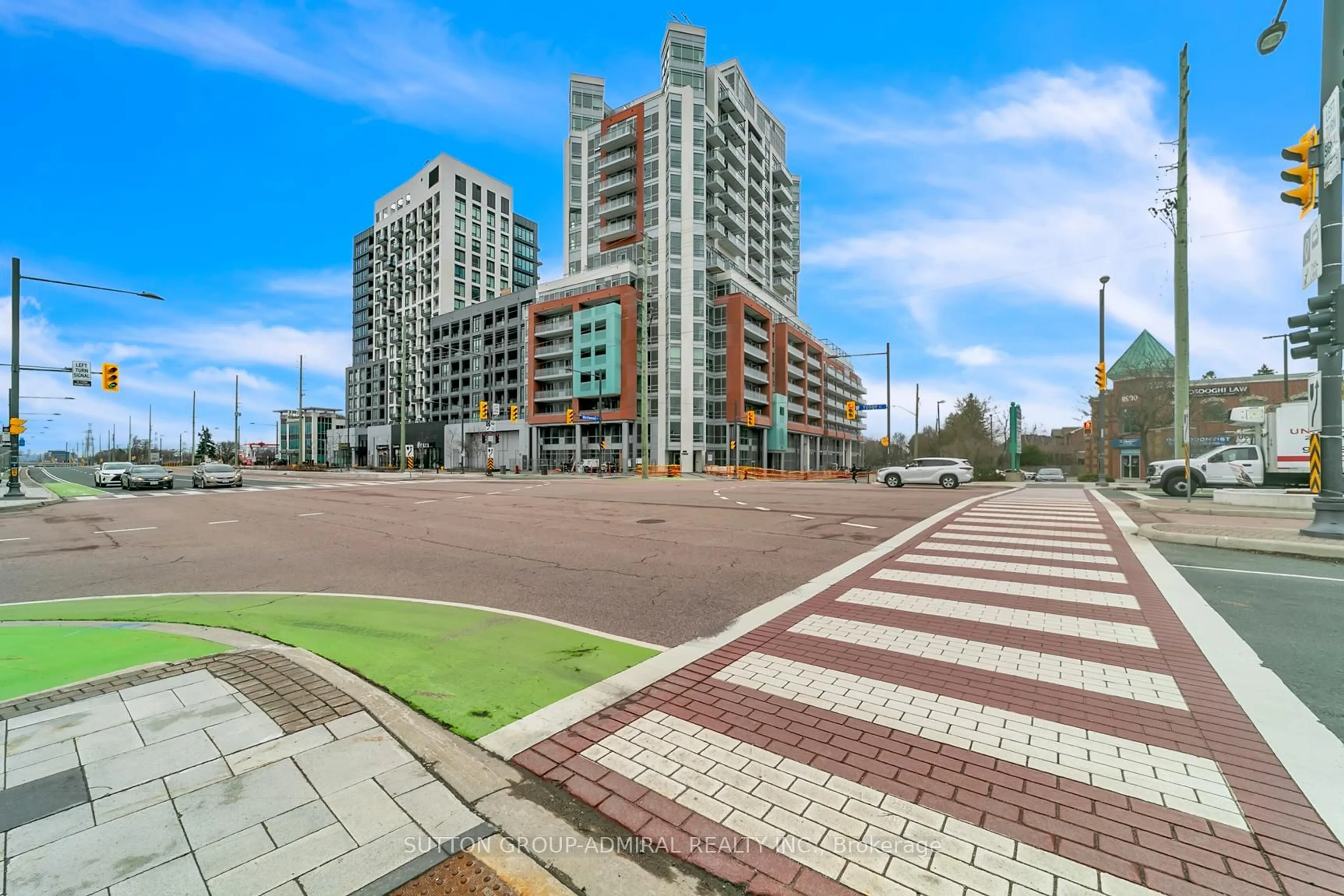 Patio, street for 8888 Yonge St #322, Richmond Hill Ontario L4C 6Z1