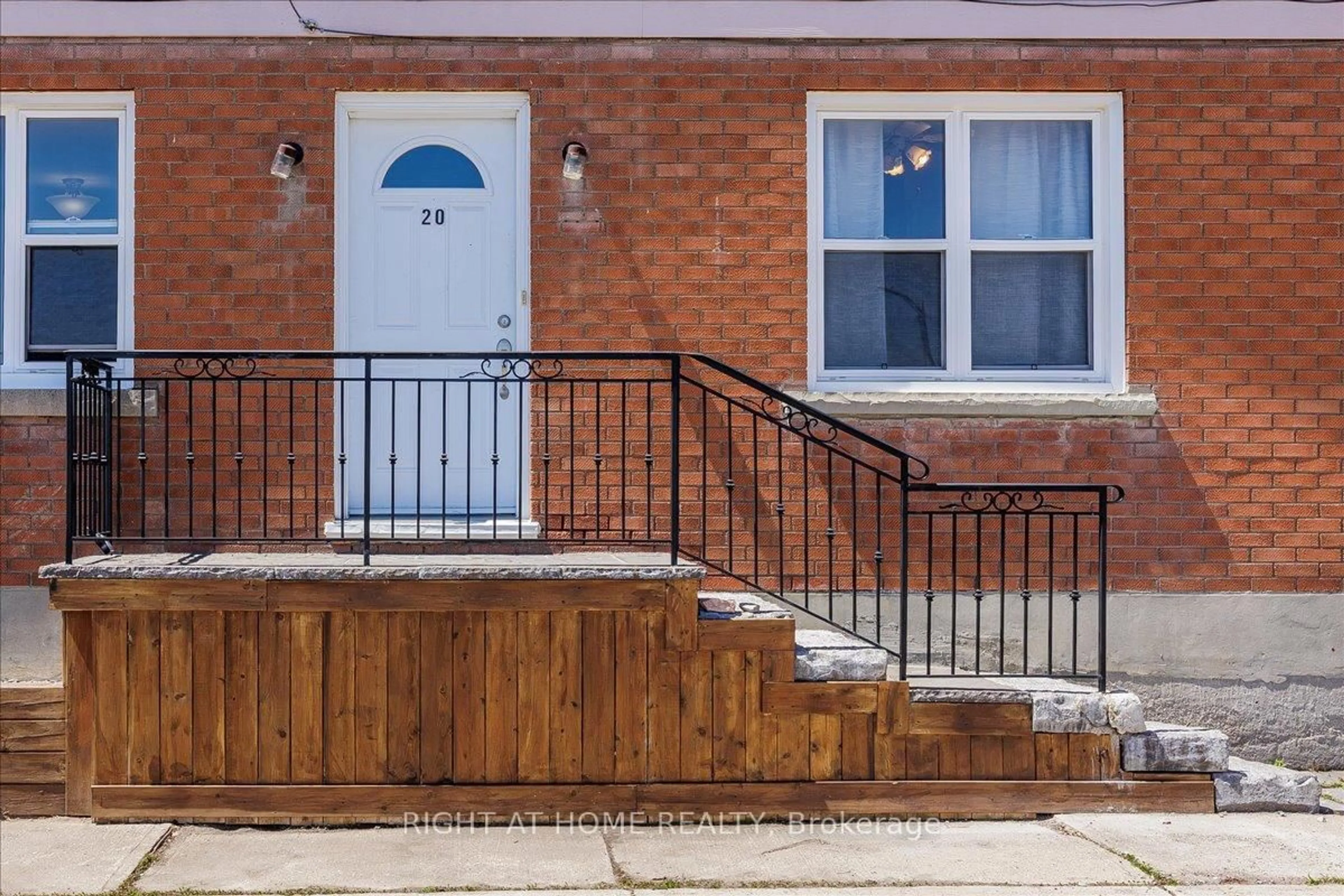 Home with brick exterior material, street for 20 Drury St, Bradford West Gwillimbury Ontario L3Z 1W9