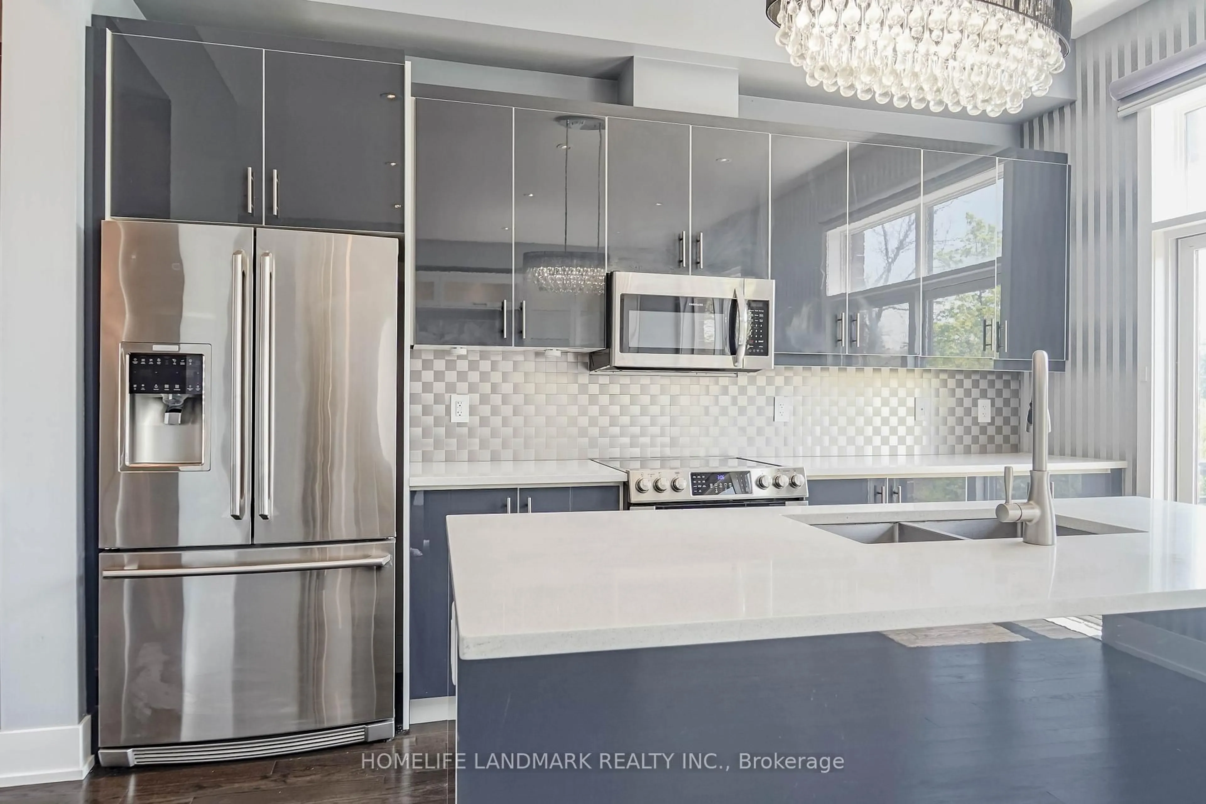 Contemporary kitchen, ceramic/tile floor for 8 Crestridge Dr, Vaughan Ontario L4J 0K1