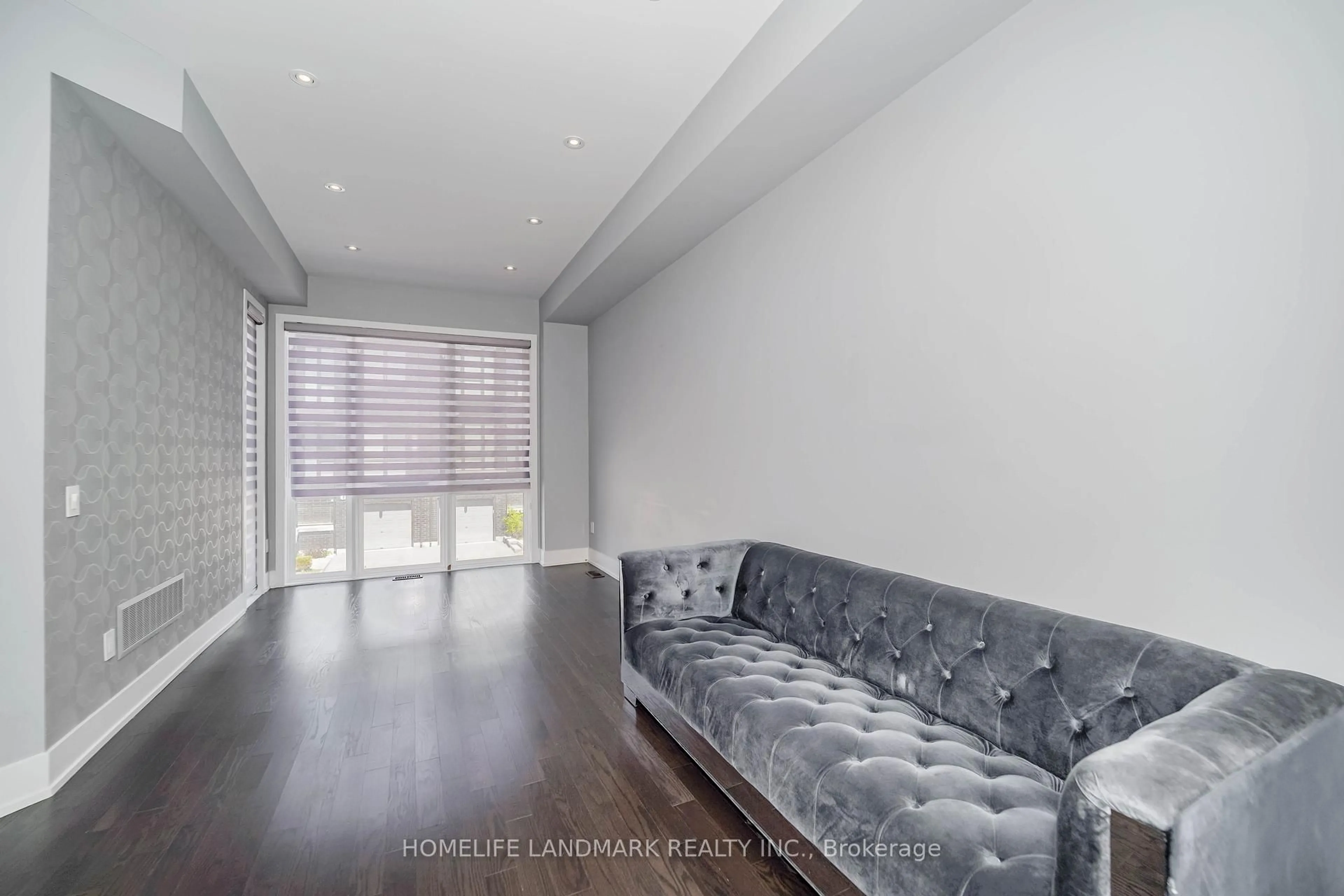 Unknown for 8 Crestridge Dr, Vaughan Ontario L4J 0K1