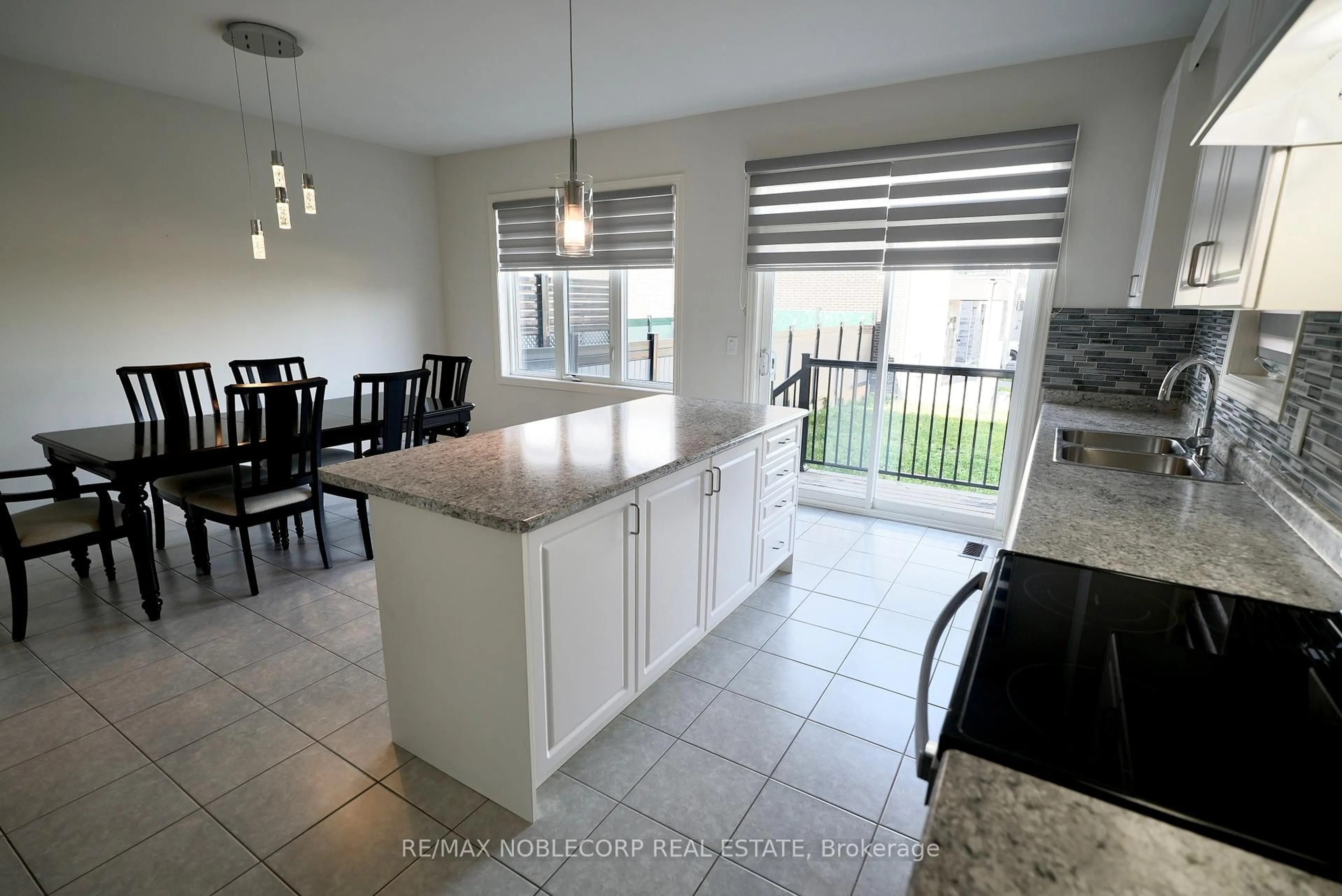 Open concept kitchen, ceramic/tile floor for 37 Velia Crt, Vaughan Ontario L4H 4S5