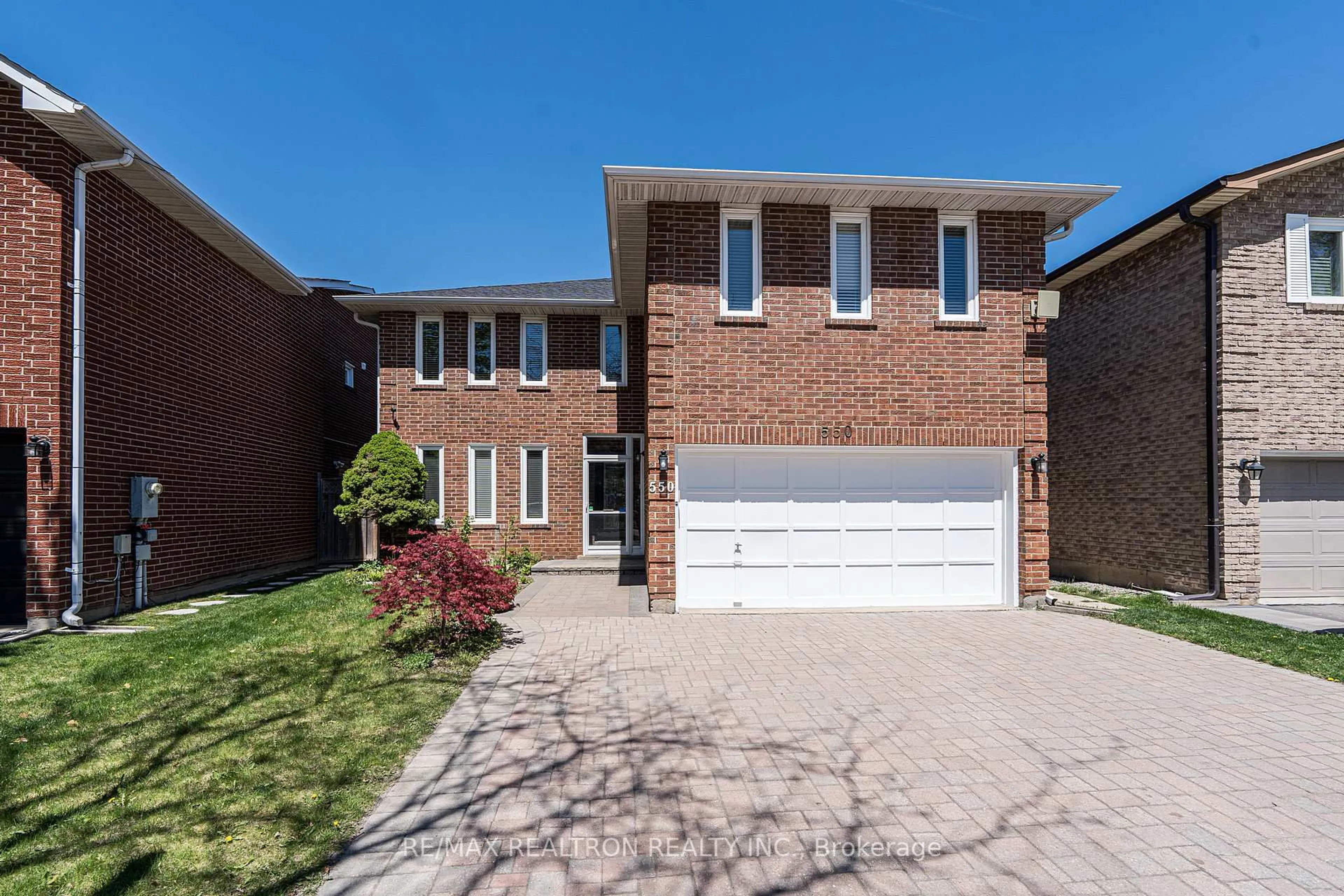 Home with brick exterior material, street for 550 York Hill Blvd, Vaughan Ontario L4J 5K7
