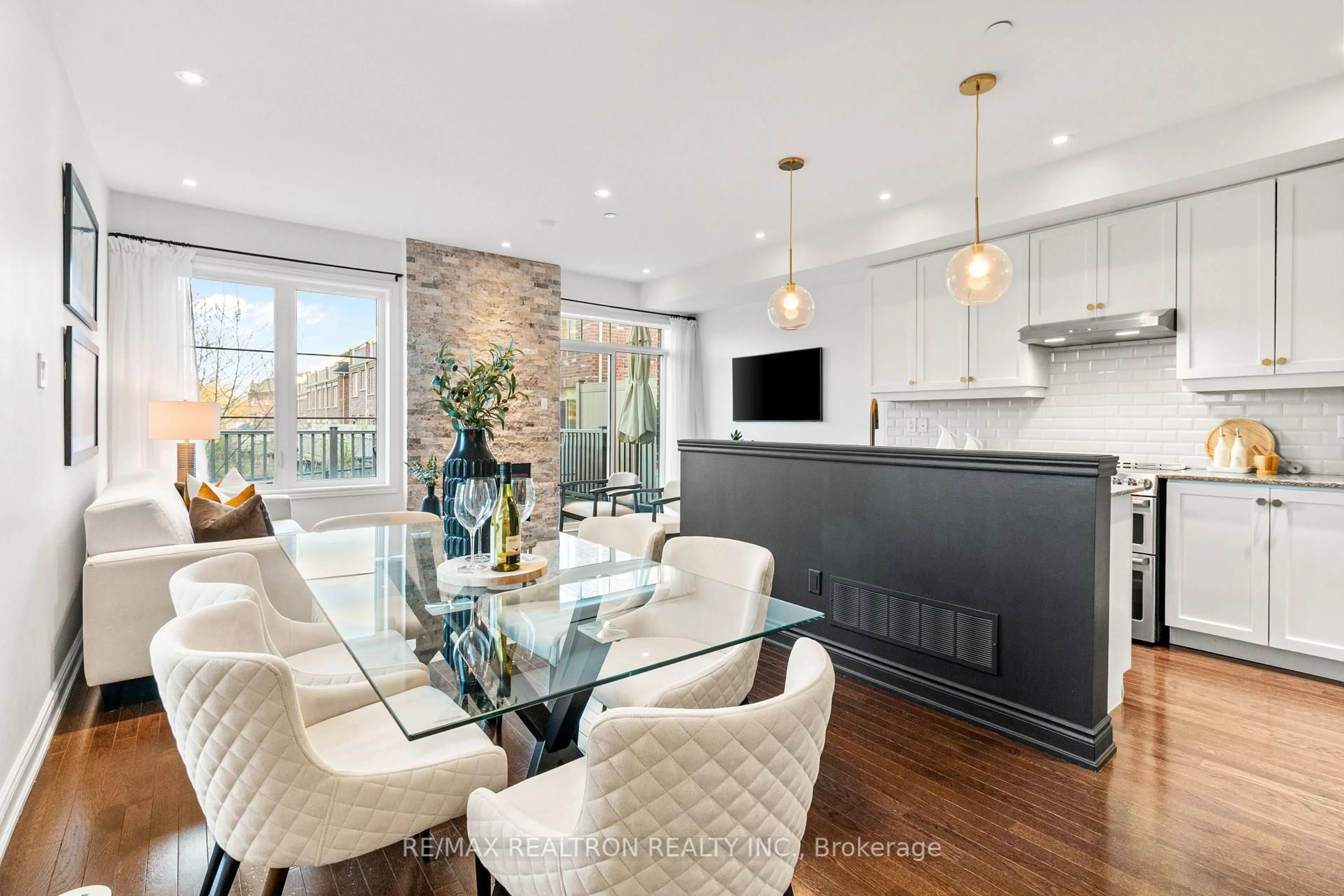 Open concept kitchen, unknown for 1331 Major Mackenzie Dr #136, Vaughan Ontario L6A 4W4