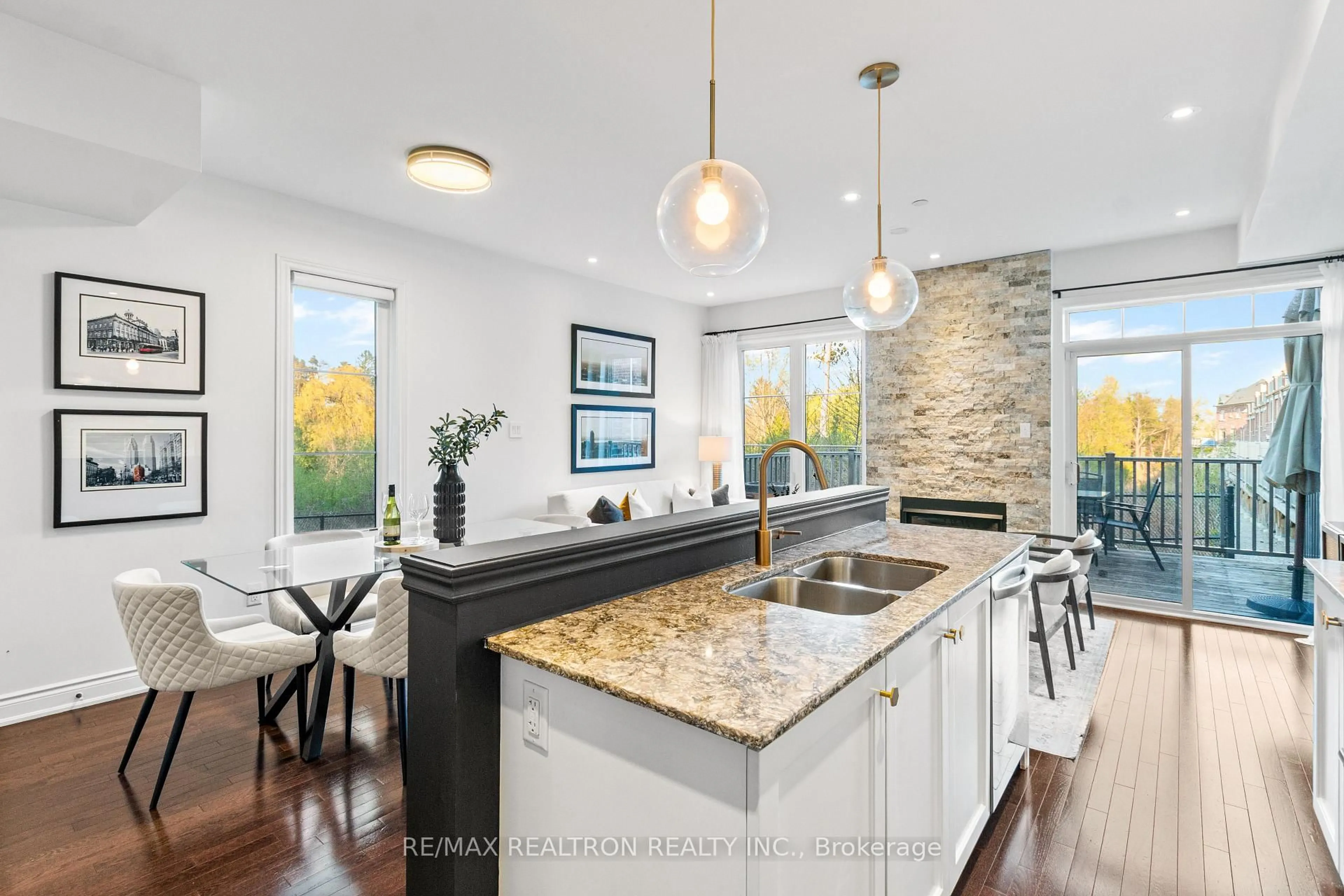 Open concept kitchen, ceramic/tile floor for 1331 Major Mackenzie Dr #136, Vaughan Ontario L6A 4W4