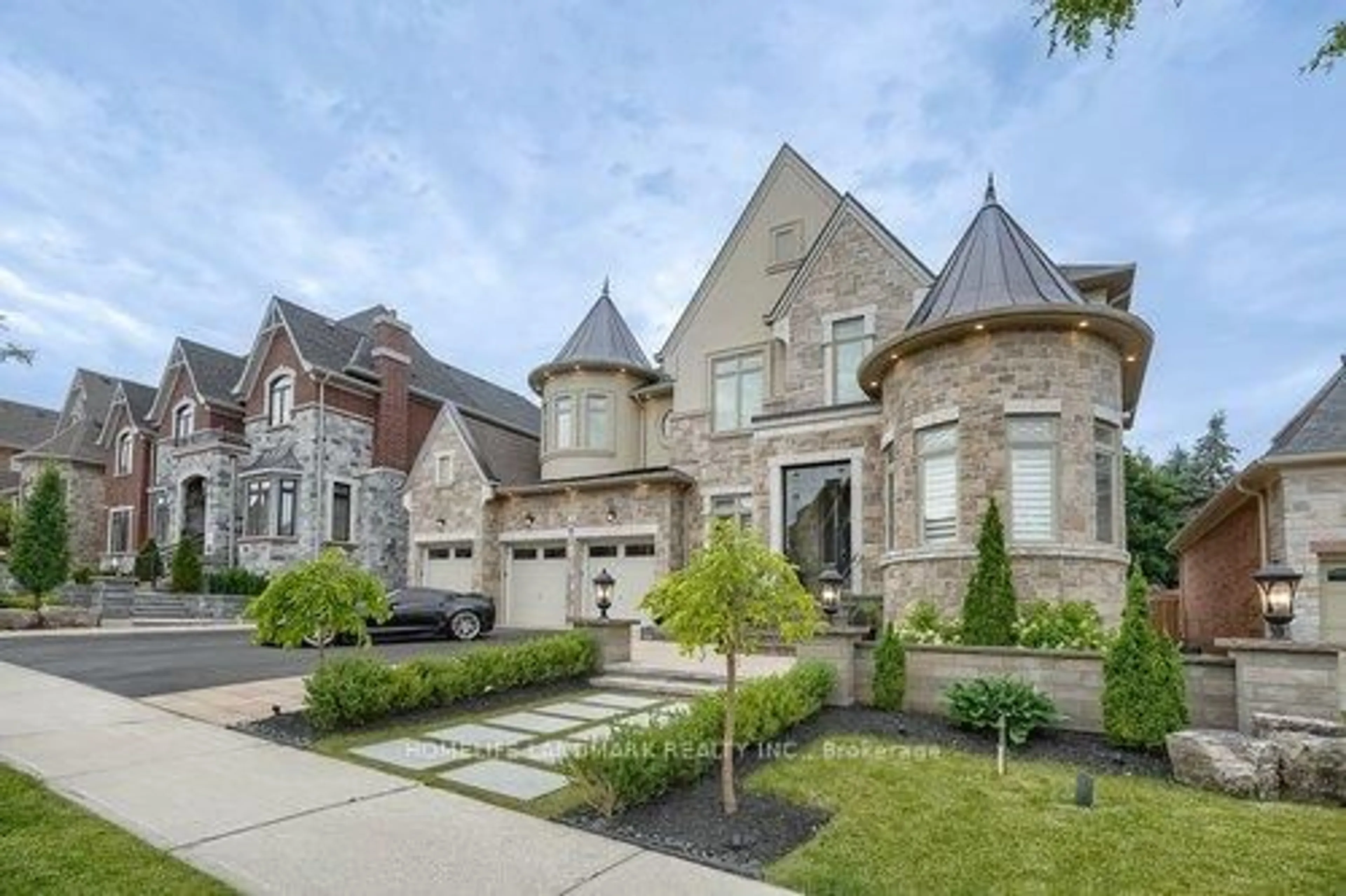 Home with brick exterior material, street for 56 Taurus Cres, East Gwillimbury Ontario L9N 0P9