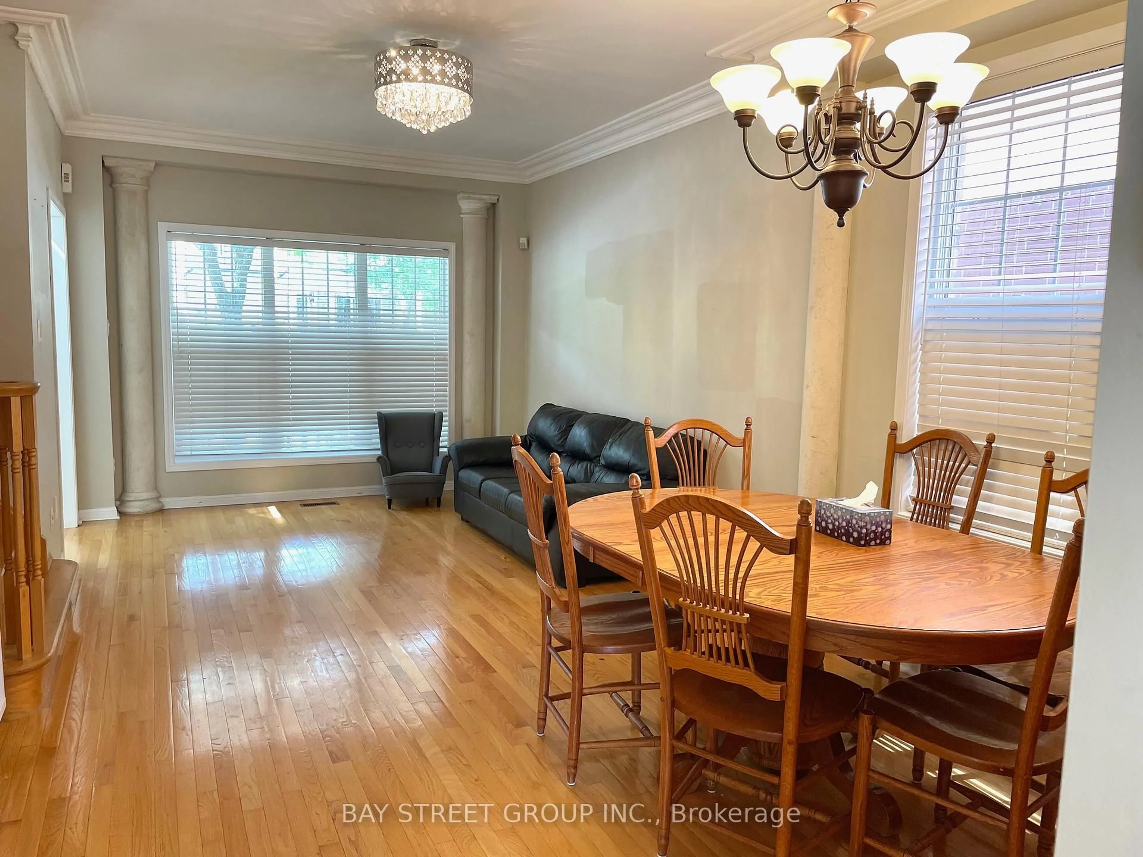 Dining room, wood/laminate floor for 5 Madeira Ave, Vaughan Ontario L6A 2Y4