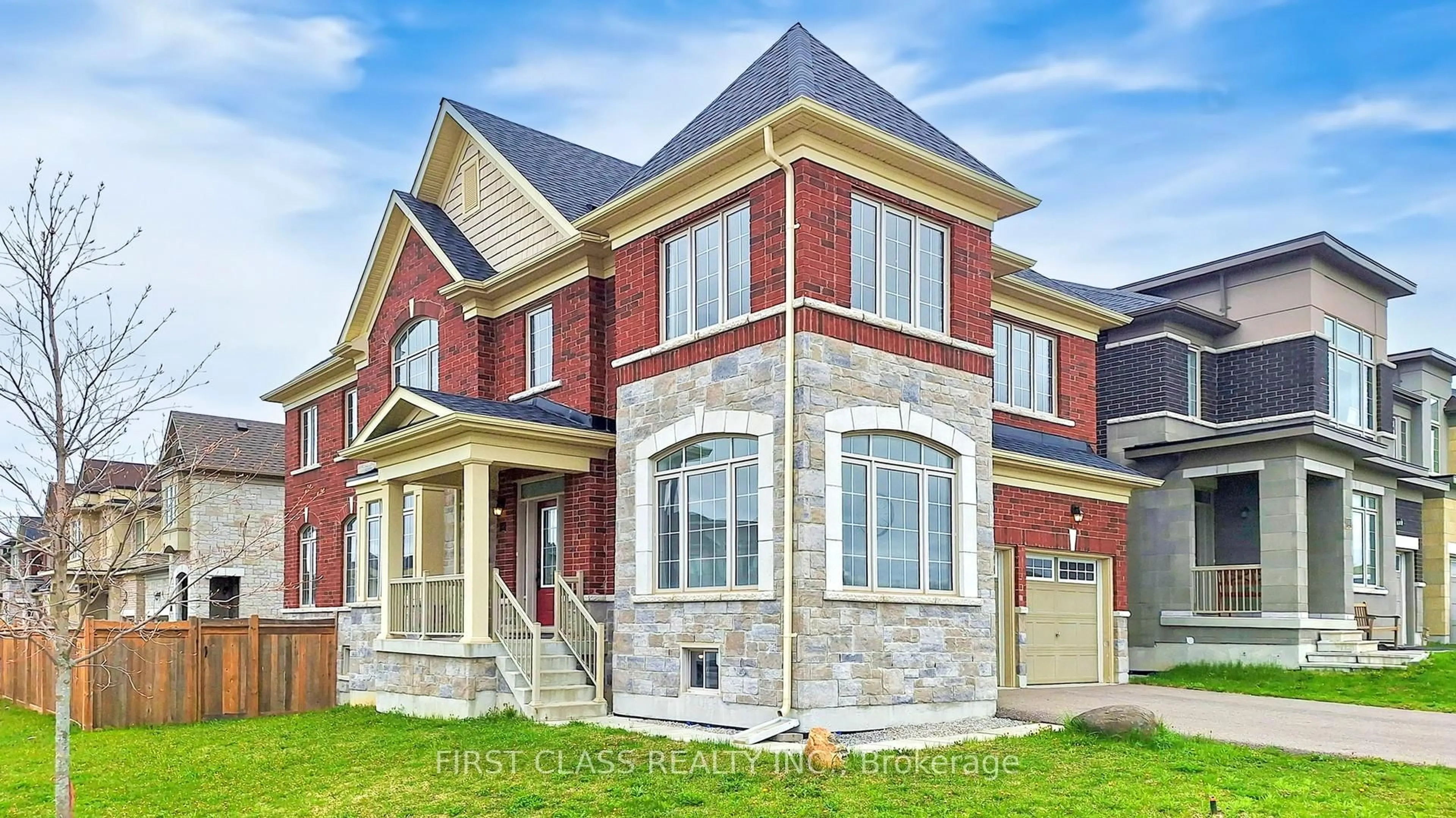 Home with brick exterior material, street for 43 Eastgrove Sq, East Gwillimbury Ontario L9N 0R3