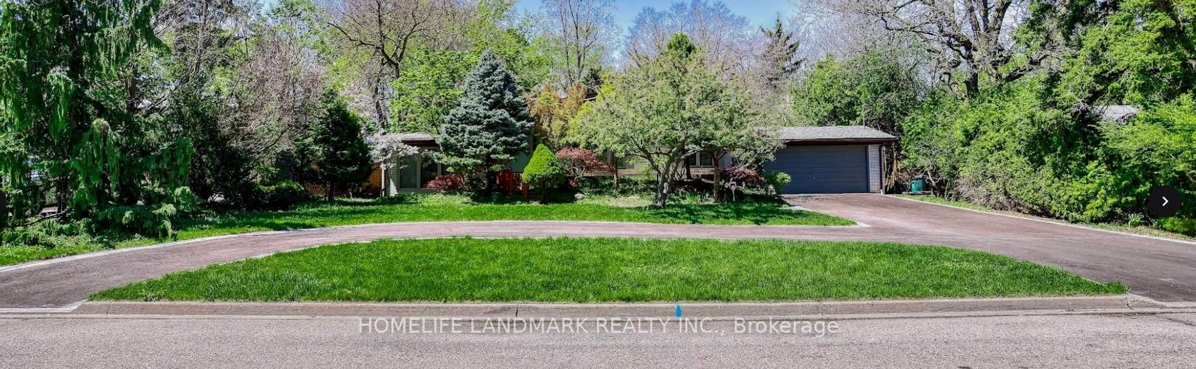 Blurry image for 12 Thornheights Rd, Markham Ontario L3T 3M1