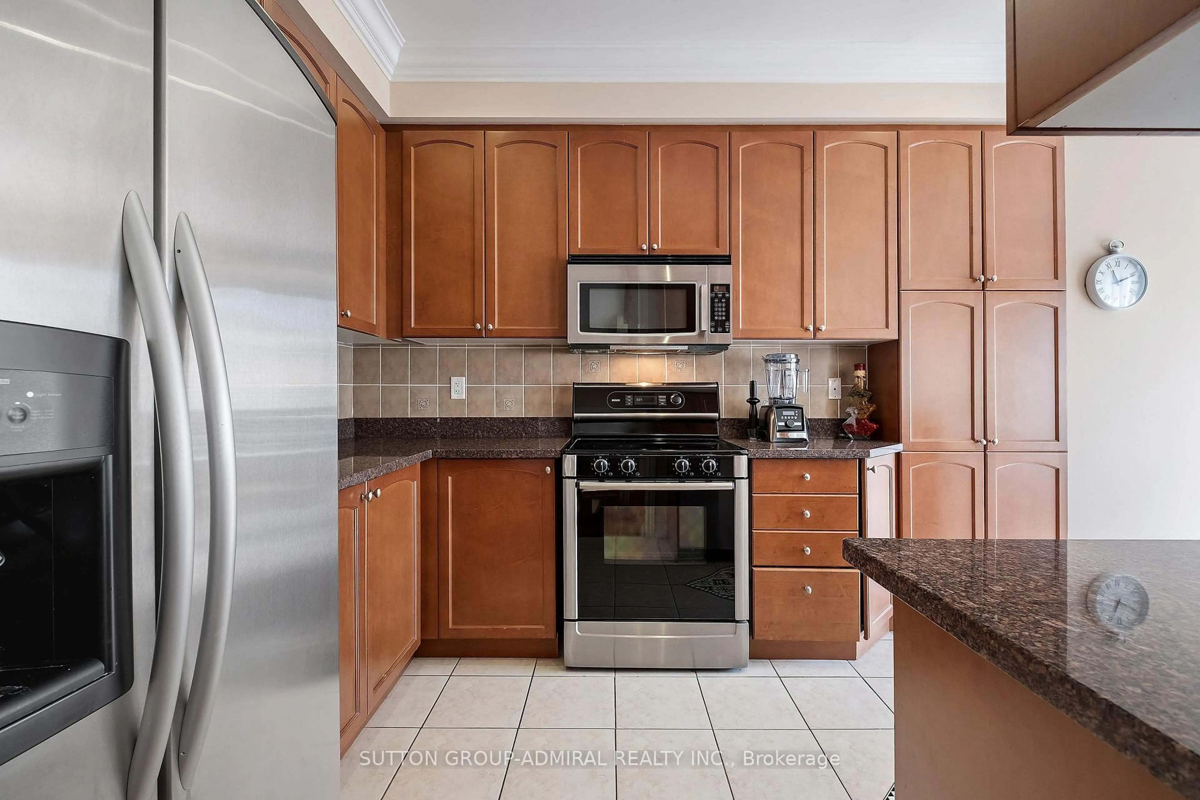 Standard kitchen, ceramic/tile floor for 11 Thistle Ave, Richmond Hill Ontario L4E 0B6