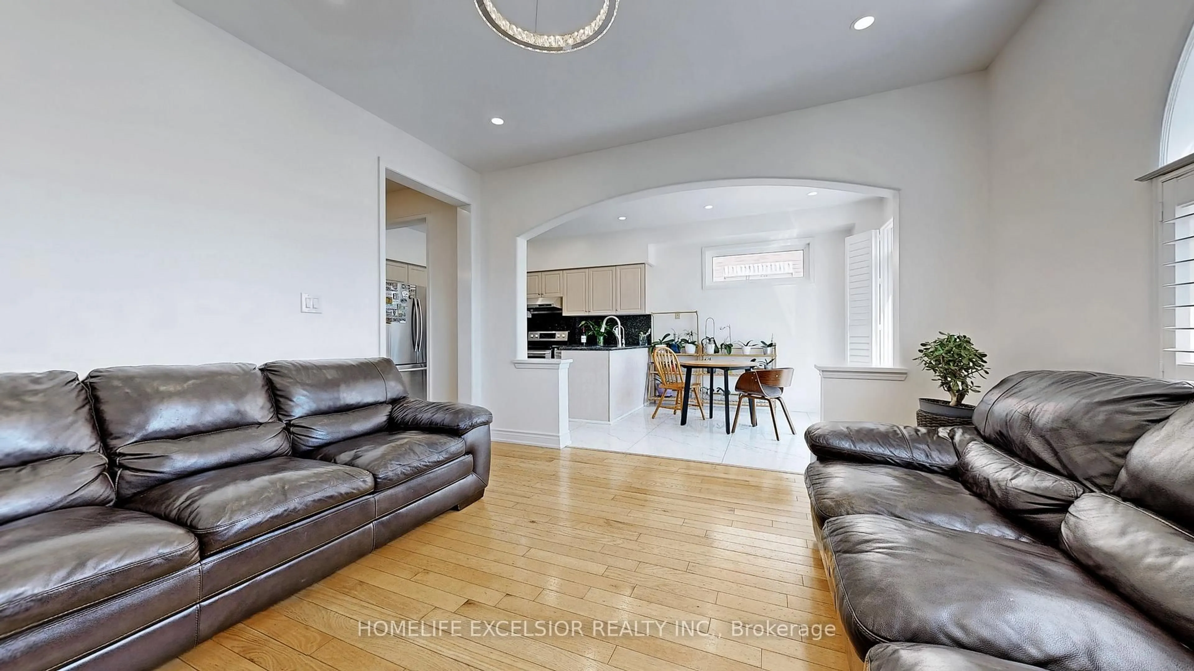Living room with furniture, unknown for 36 Cashmere Cres, Markham Ontario L3S 4P8