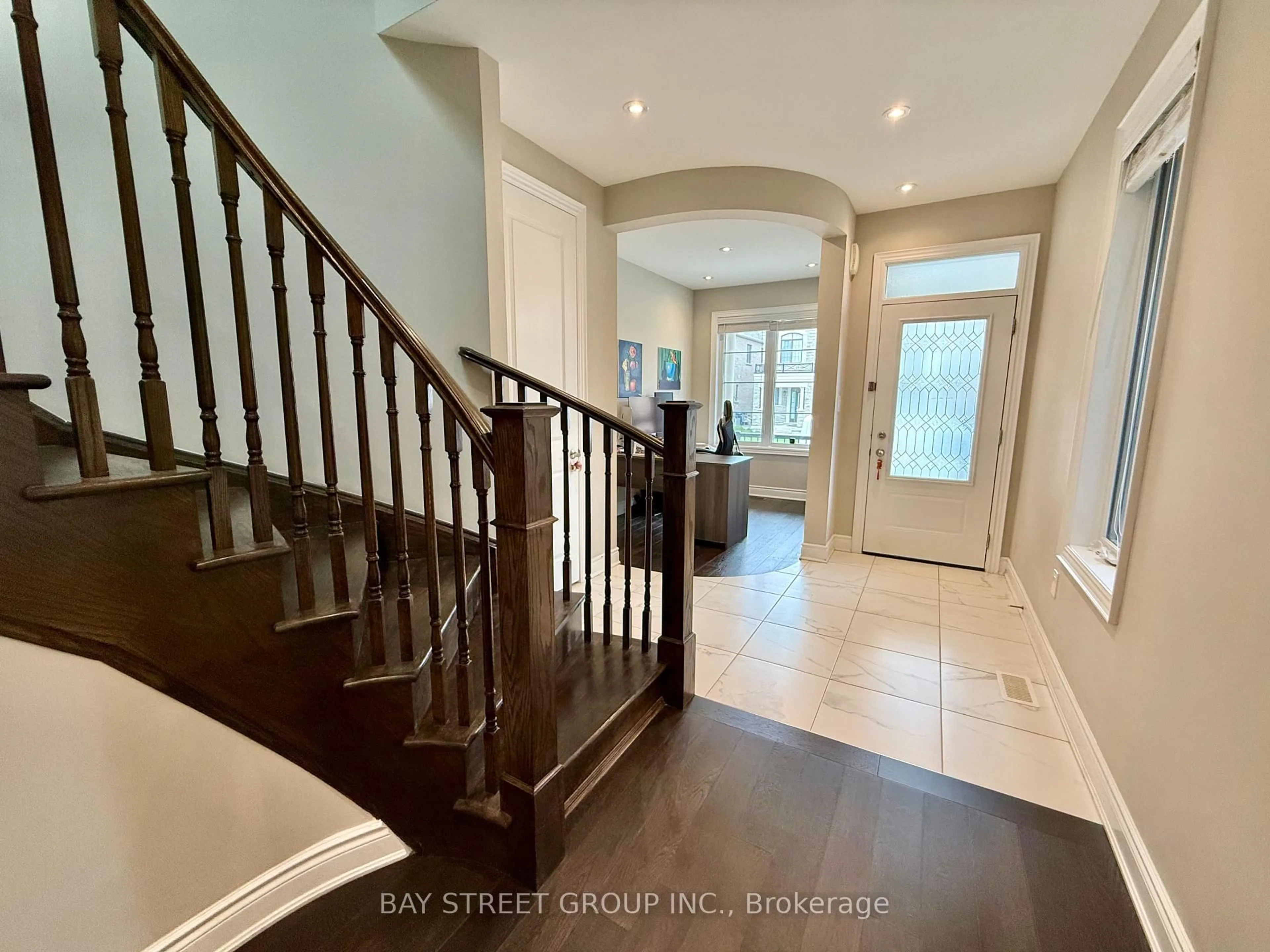 Indoor entryway for 67 Hartney Dr, Richmond Hill Ontario L4S 0J9