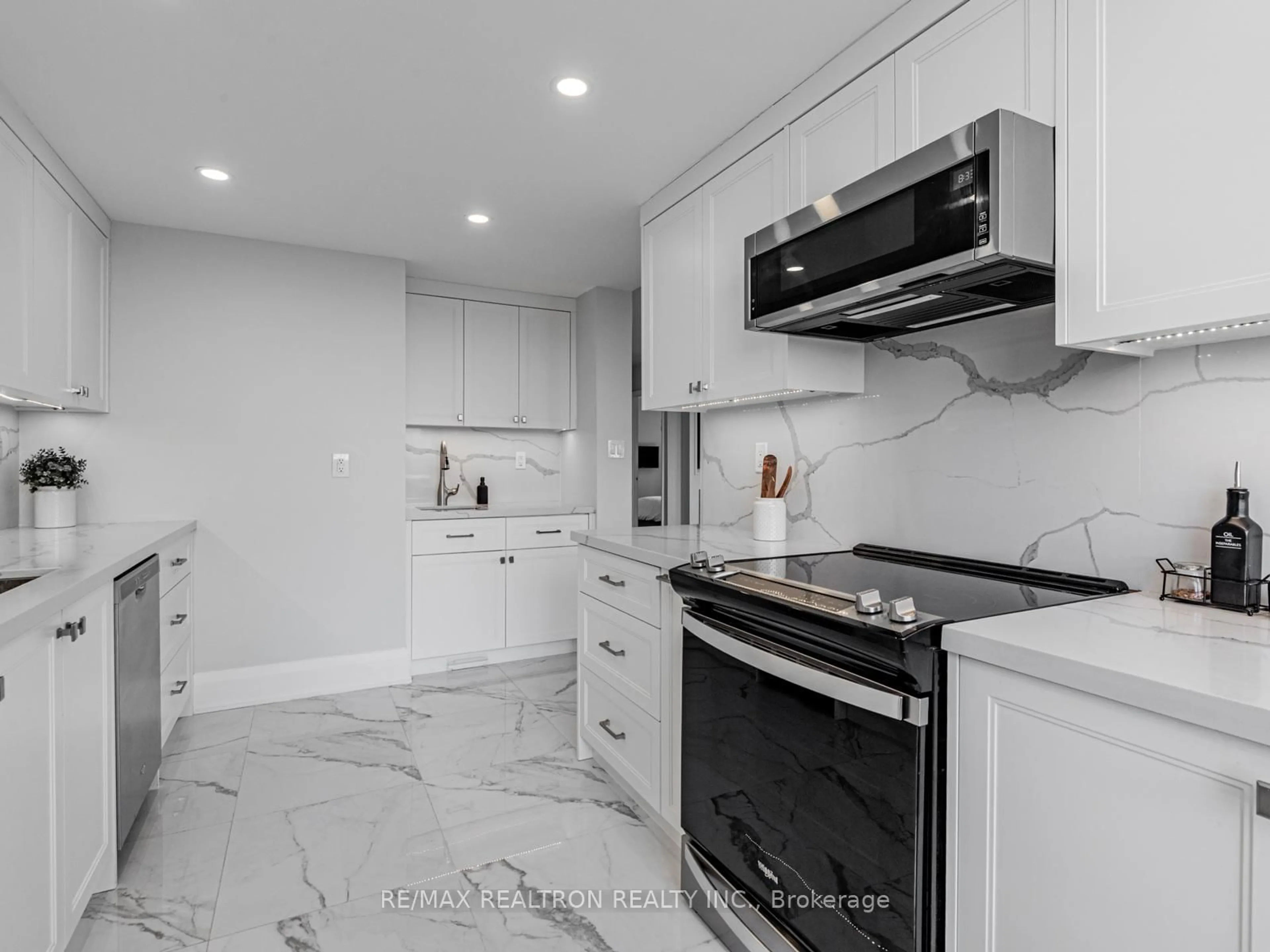 Contemporary kitchen, ceramic/tile floor for 7440 Bathurst St #504, Vaughan Ontario L4J 7K8