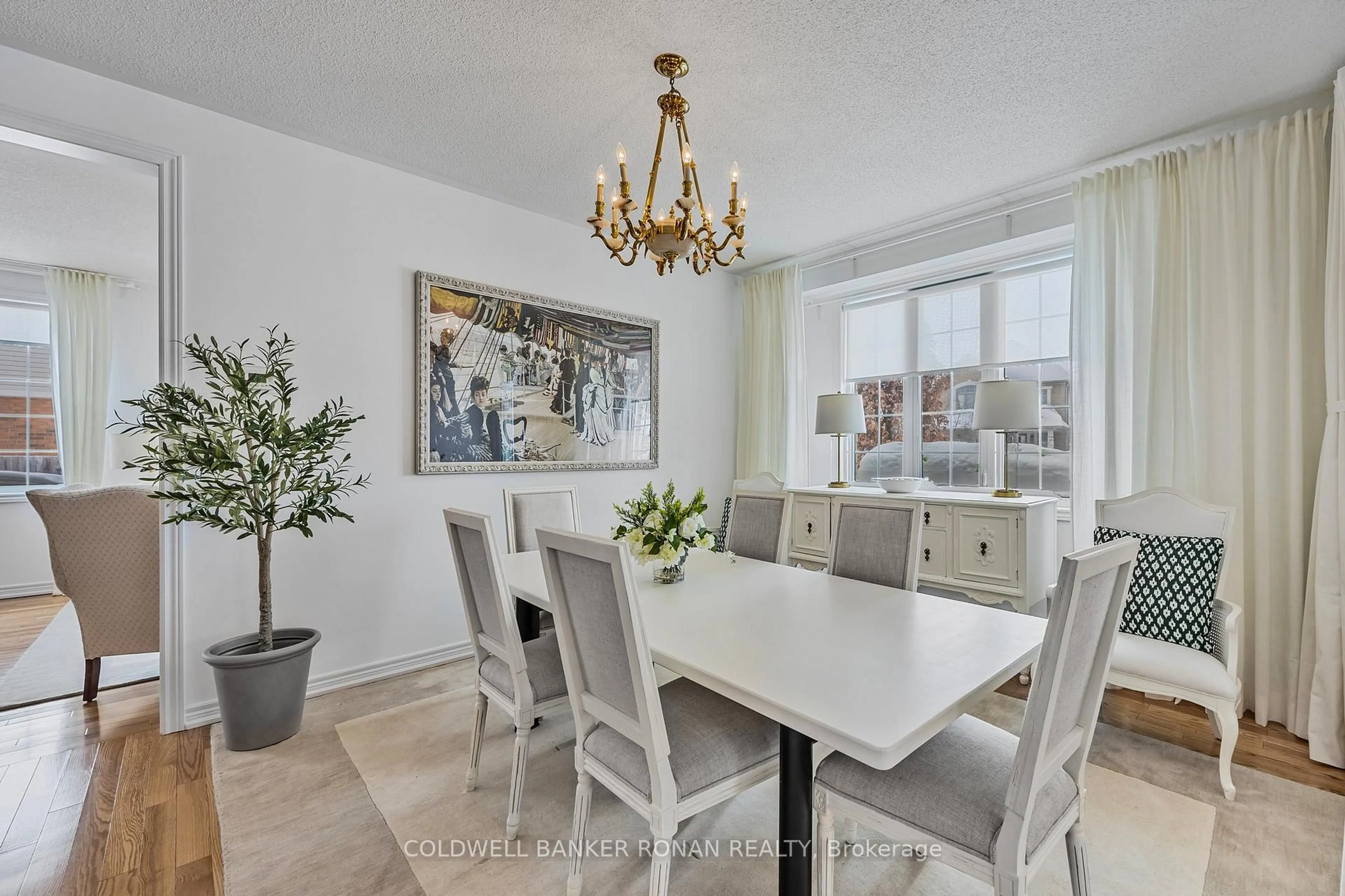 Dining room, unknown for 71 Cauthers Cres, New Tecumseth Ontario L9R 0L2