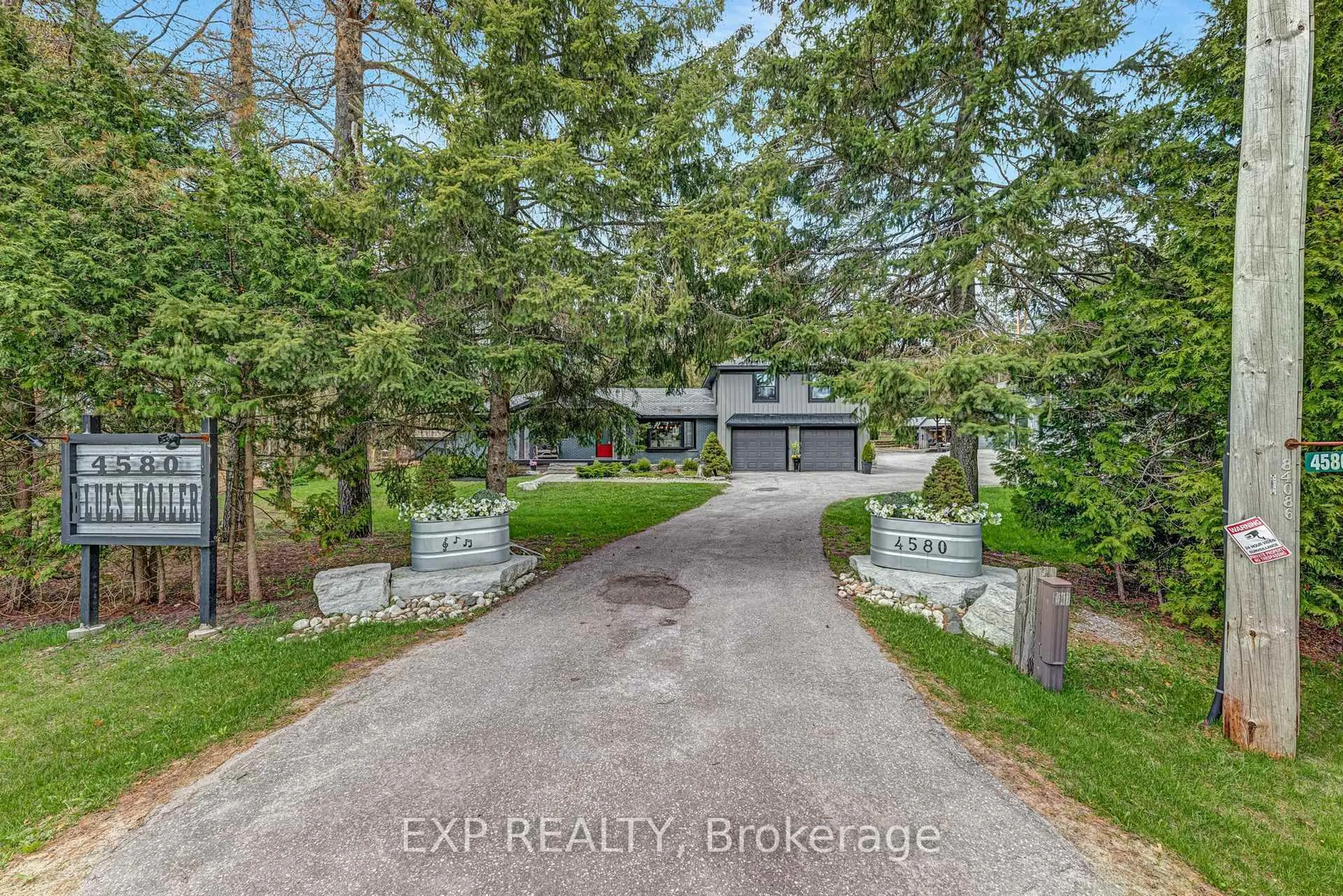 A pic from outside/outdoor area/front of a property/back of a property/a pic from drone, unknown for 4580 Concession 6 Rd, Uxbridge Ontario L9P 0K7