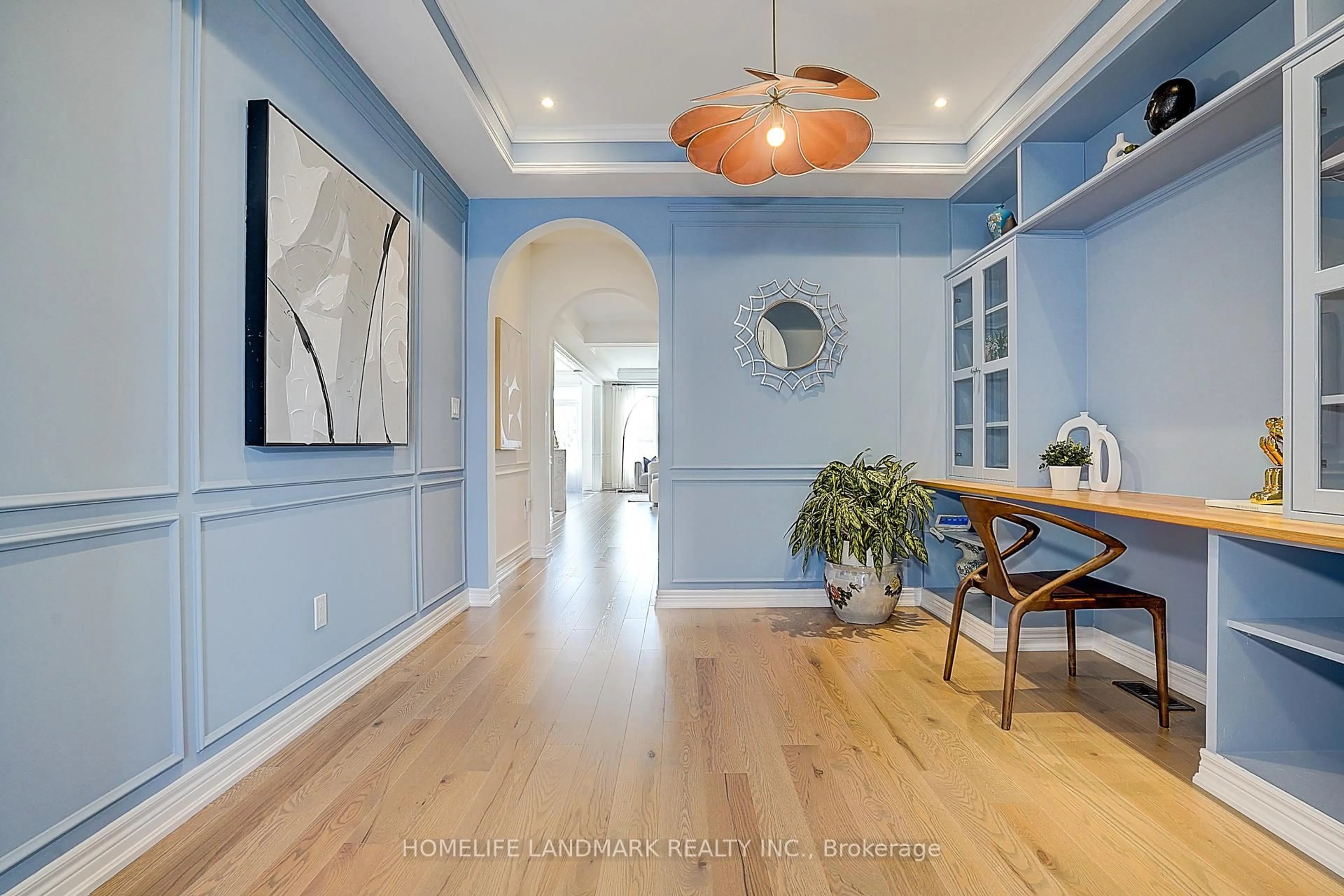 Indoor entryway for 18 Stubbs Lane, Aurora Ontario L4G 3Y3