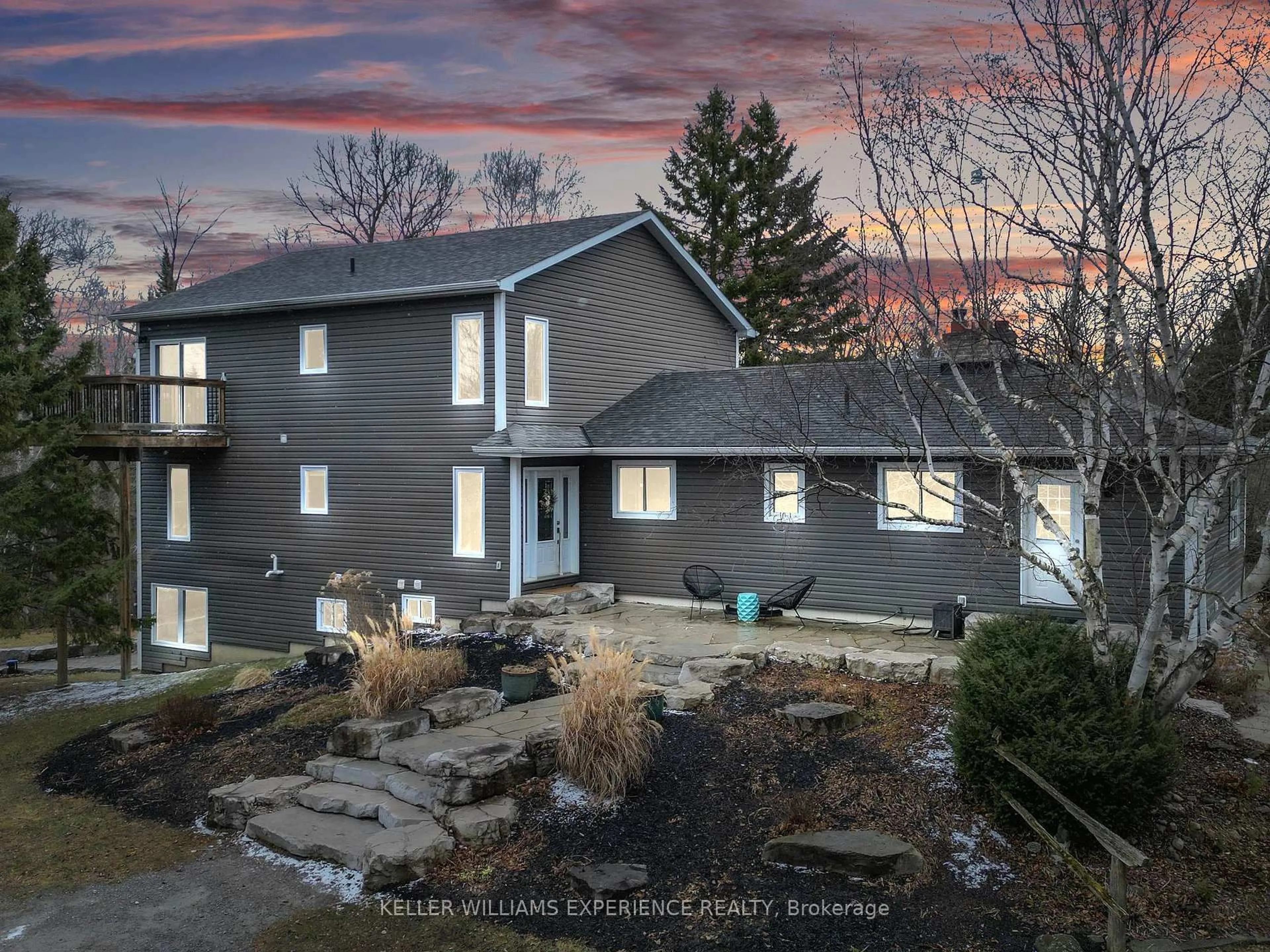 A pic from outside/outdoor area/front of a property/back of a property/a pic from drone, street for 8289 Concession 2 Rd, Uxbridge Ontario L0G 1M0