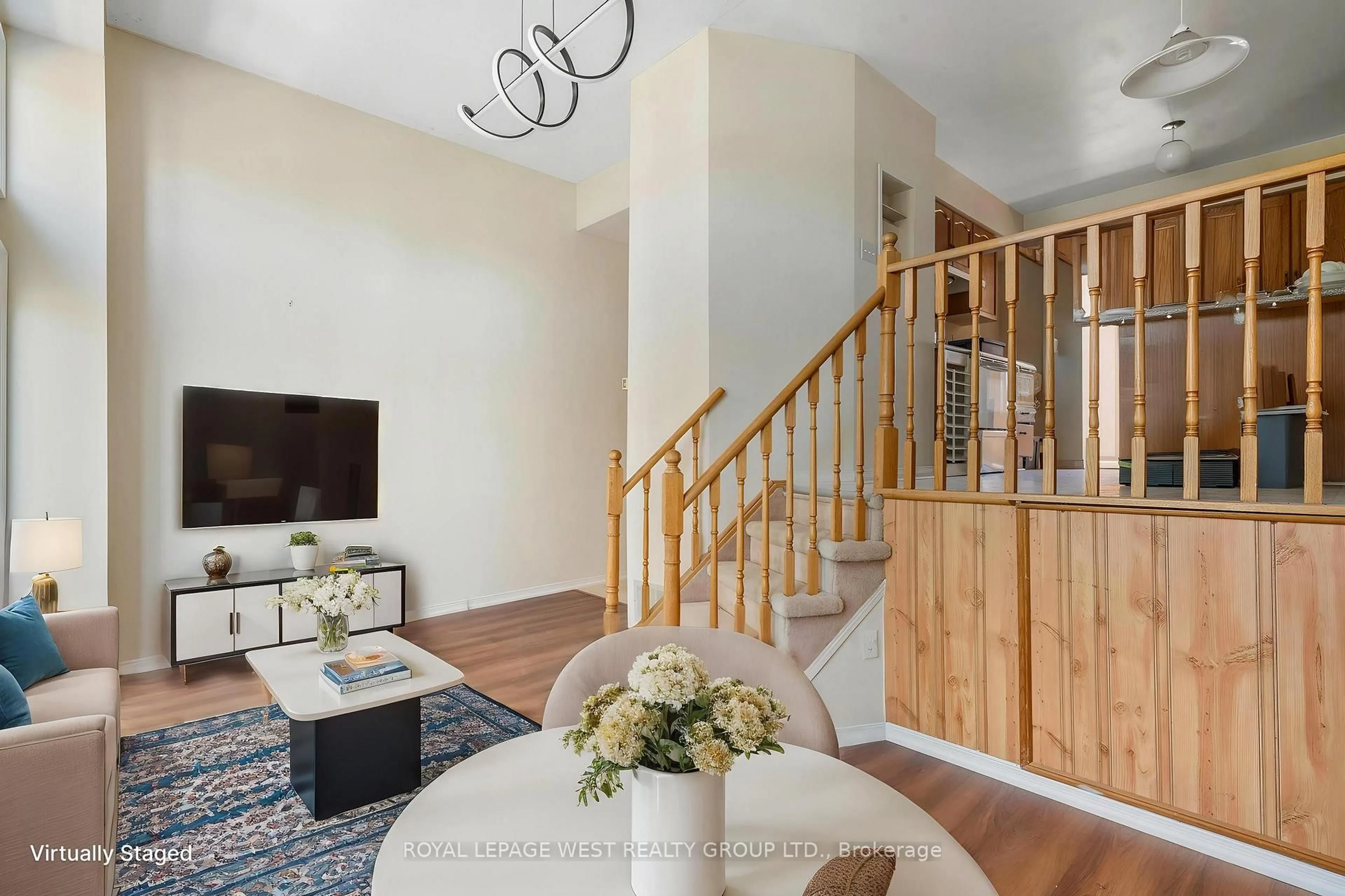 Unknown for 353 Riddell Crt #2, Newmarket Ontario L3Y 8M8