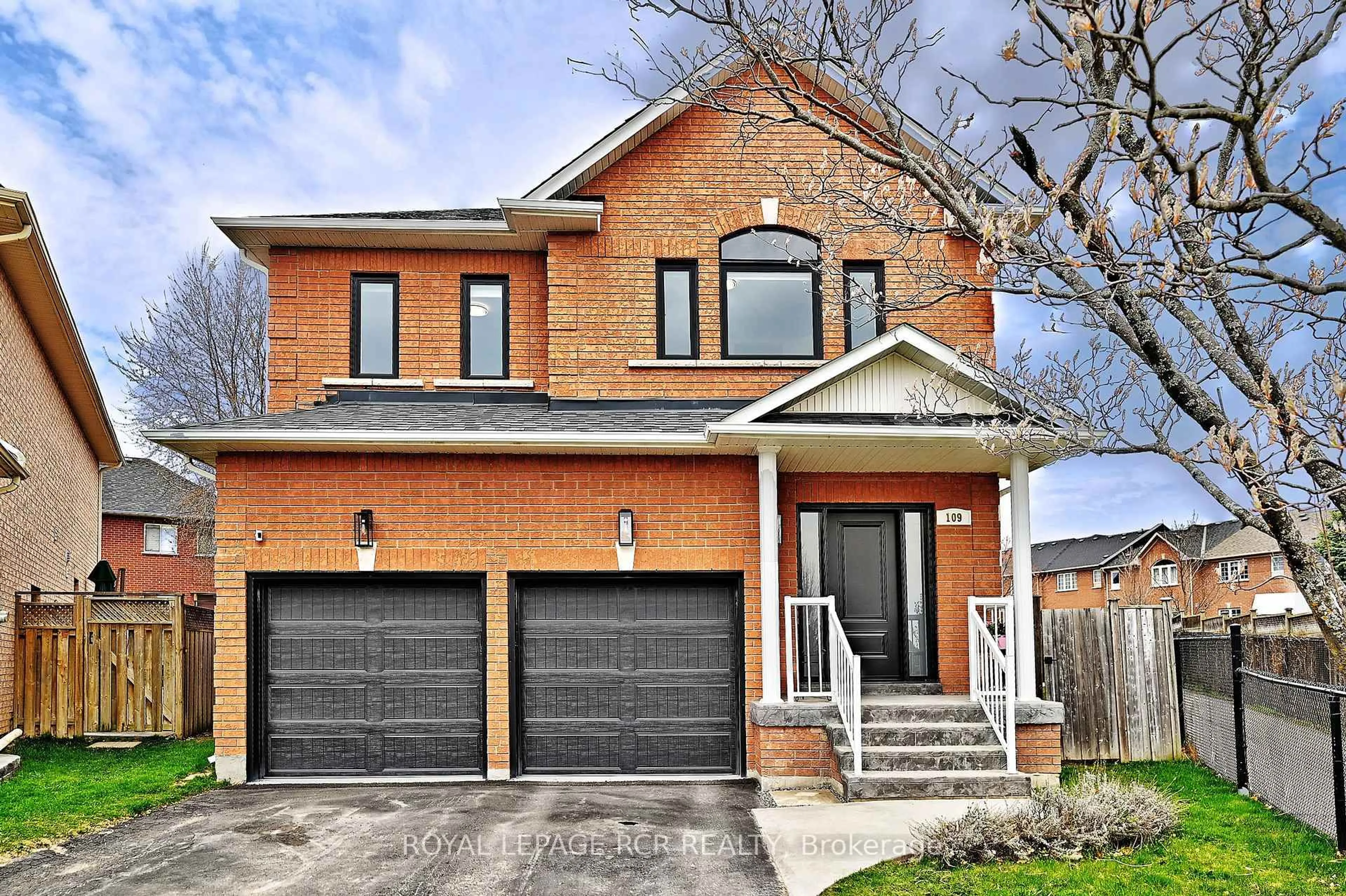 Home with brick exterior material, street for 109 Woodbury Cres, Newmarket Ontario L3X 2T3