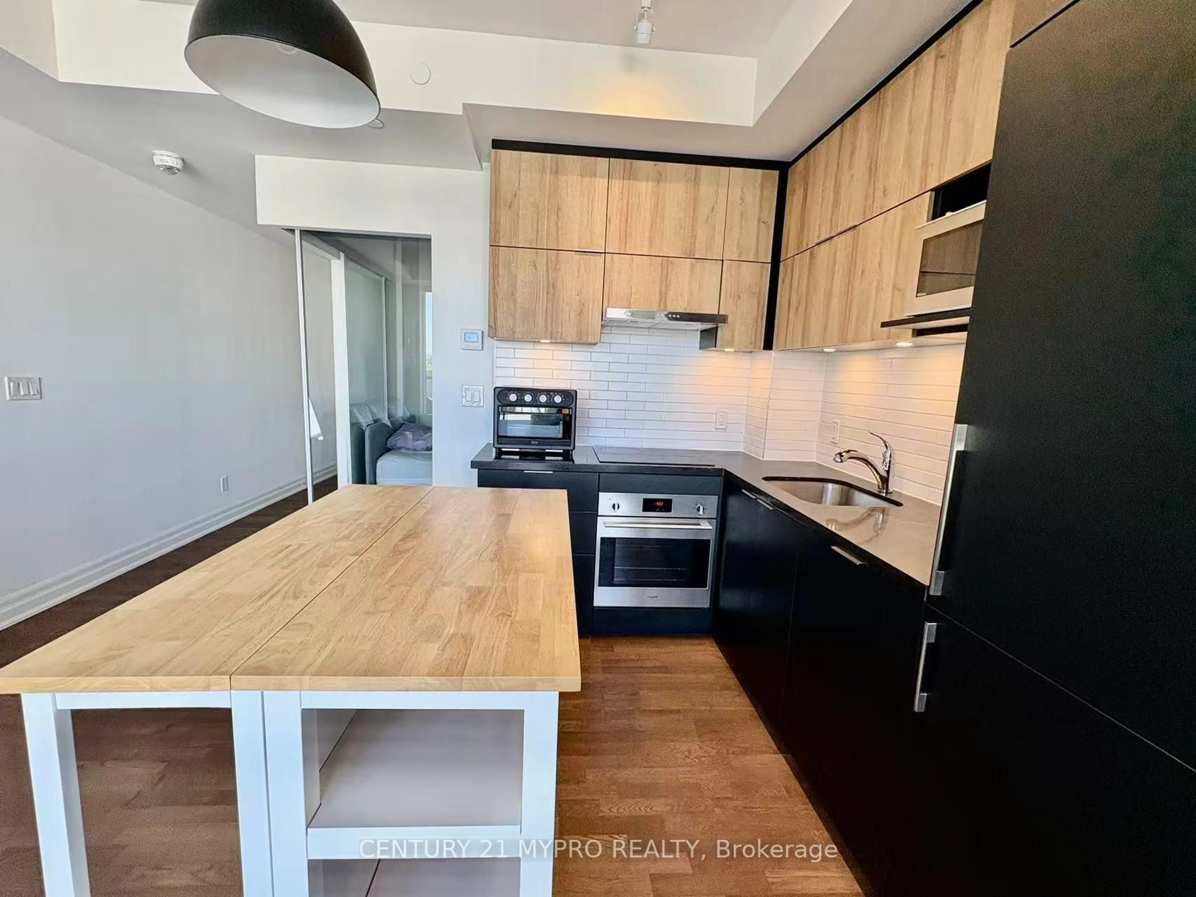Standard kitchen, wood/laminate floor for 10 Rouge Valley Dr #1104A, Markham Ontario L6G 0G9