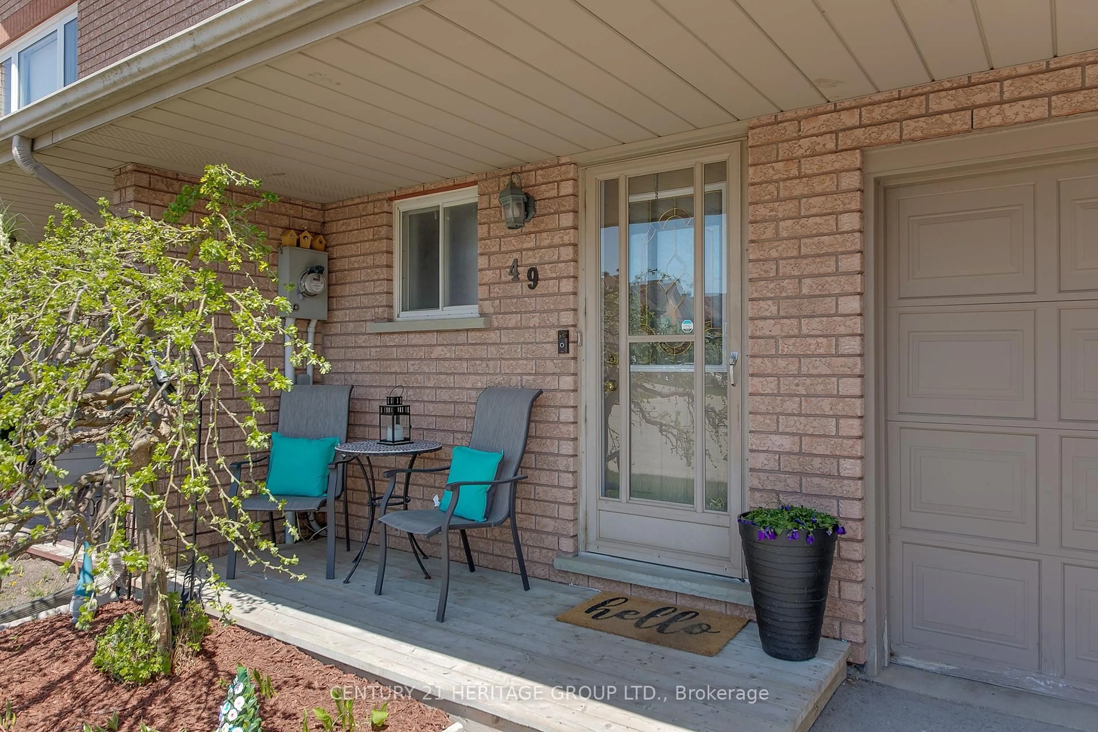 Patio, water/lake/river/ocean view for 49 Riverley Lane #6, New Tecumseth Ontario L9R 1X8