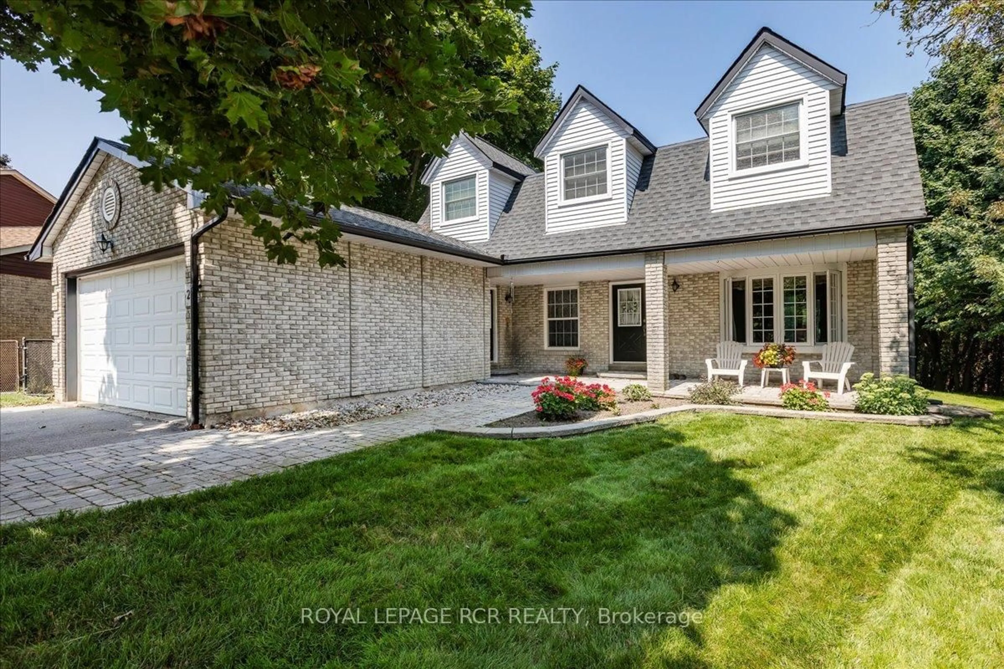 Home with brick exterior material, street for 2 Royal Oak Rd, East Gwillimbury Ontario L0G 1M0